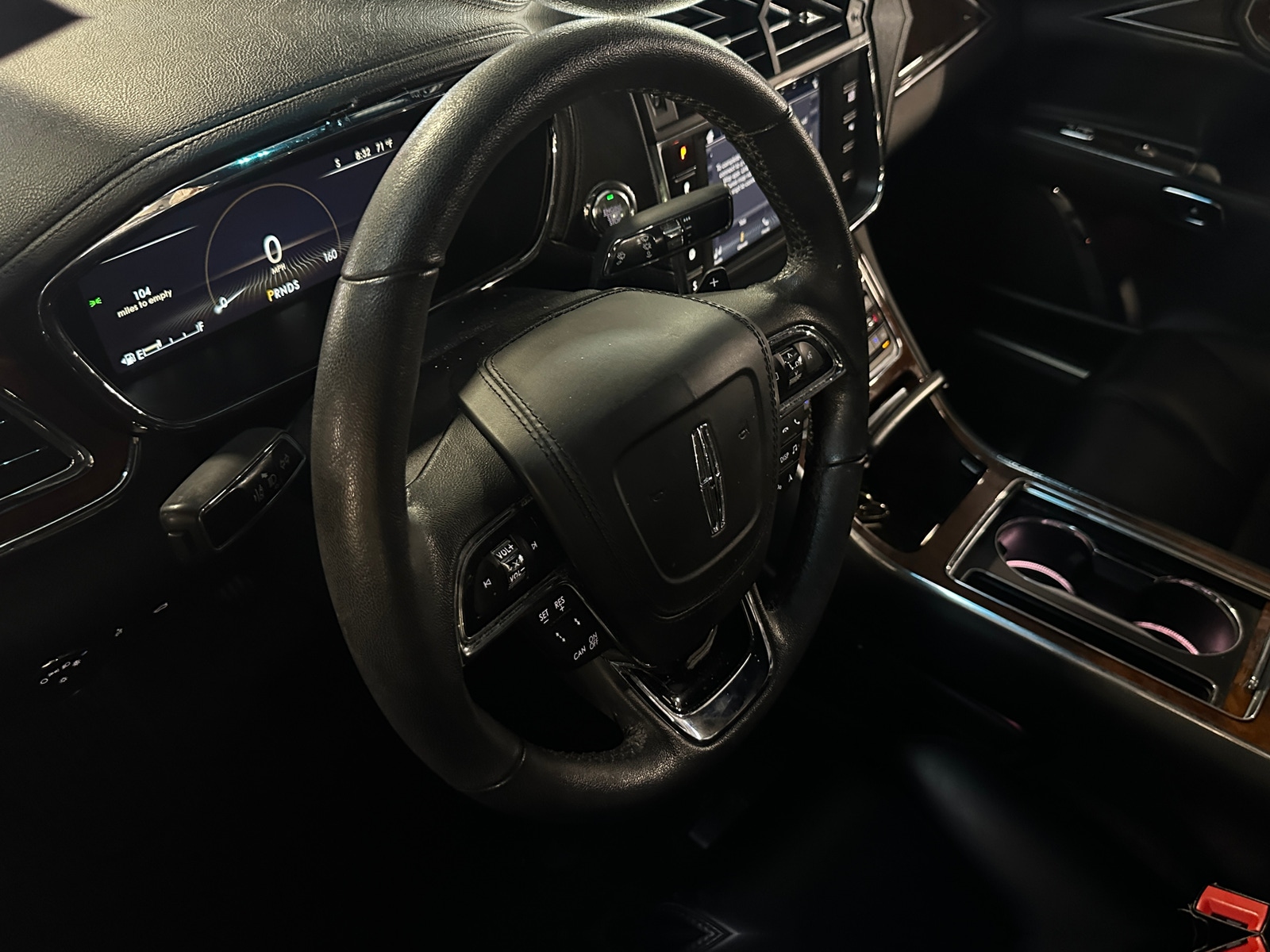 Thumbnail: 2019 Lincoln Continental - 4