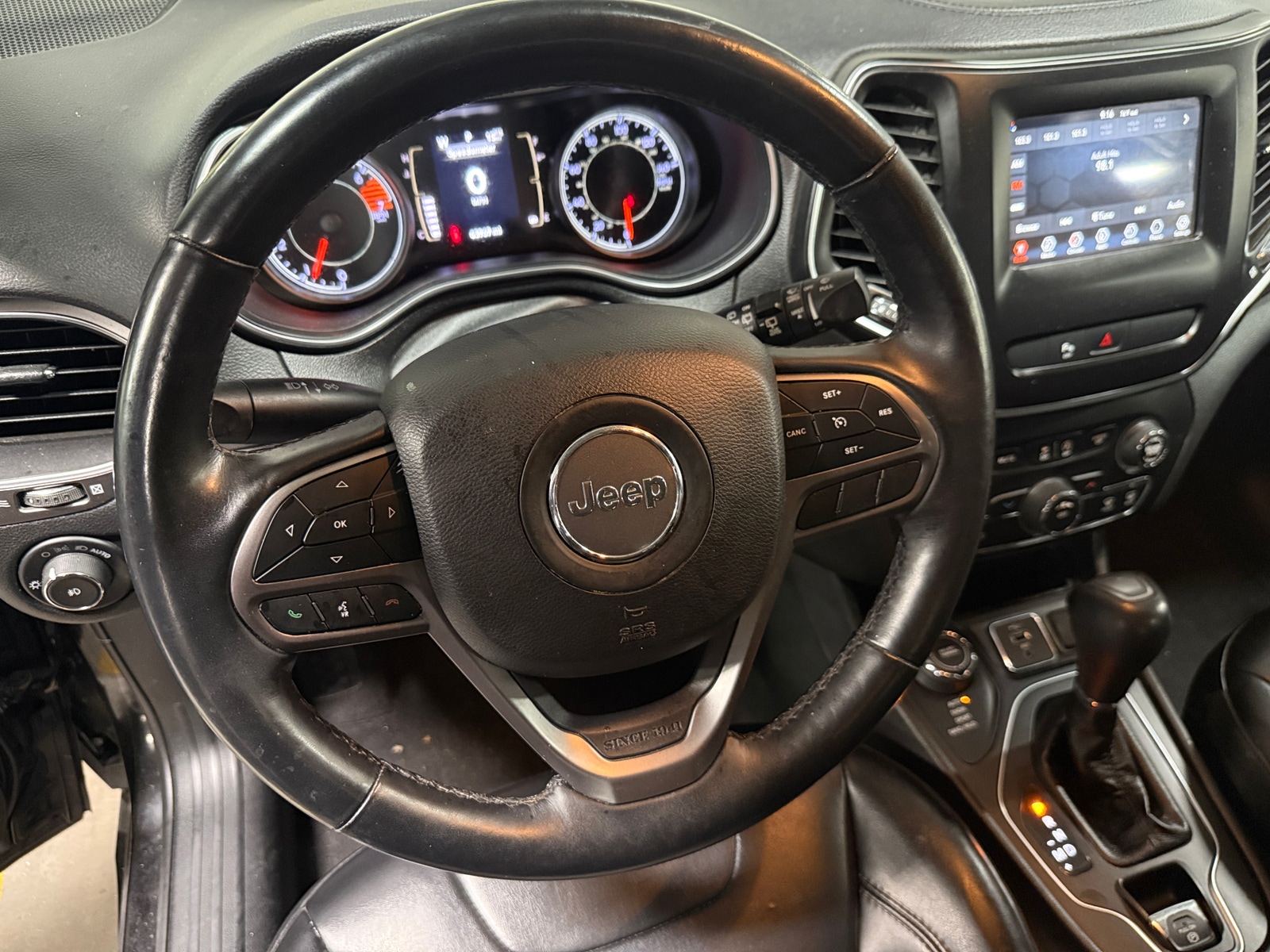 Thumbnail: 2019 Jeep Cherokee - 5