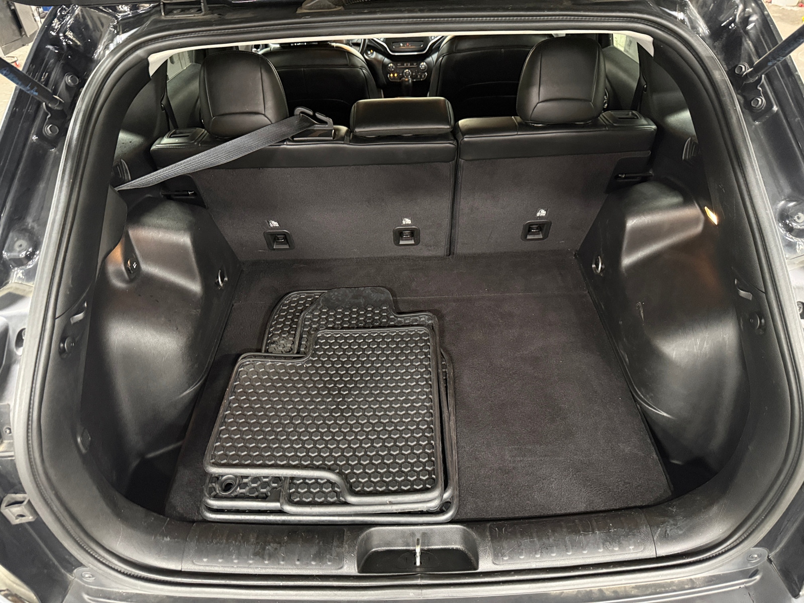 Thumbnail: 2019 Jeep Cherokee - 7
