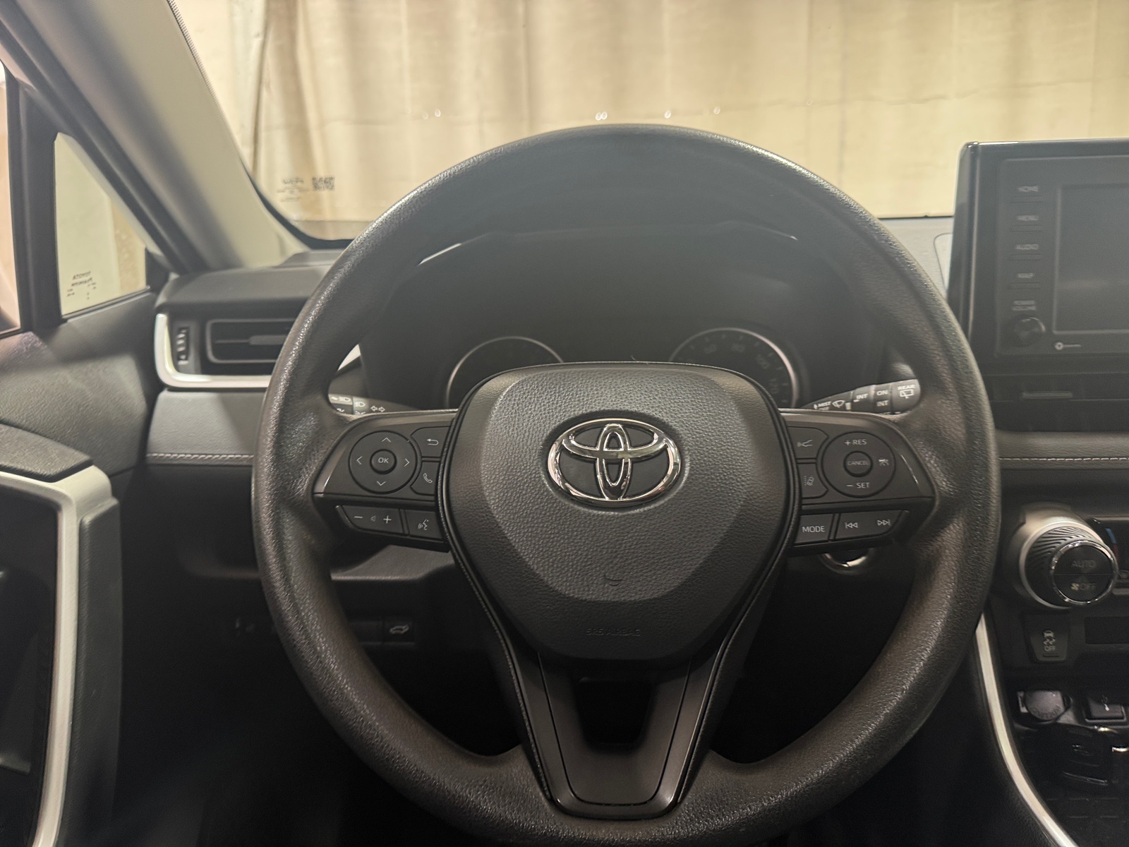 Thumbnail: 2022 Toyota RAV4 - 5