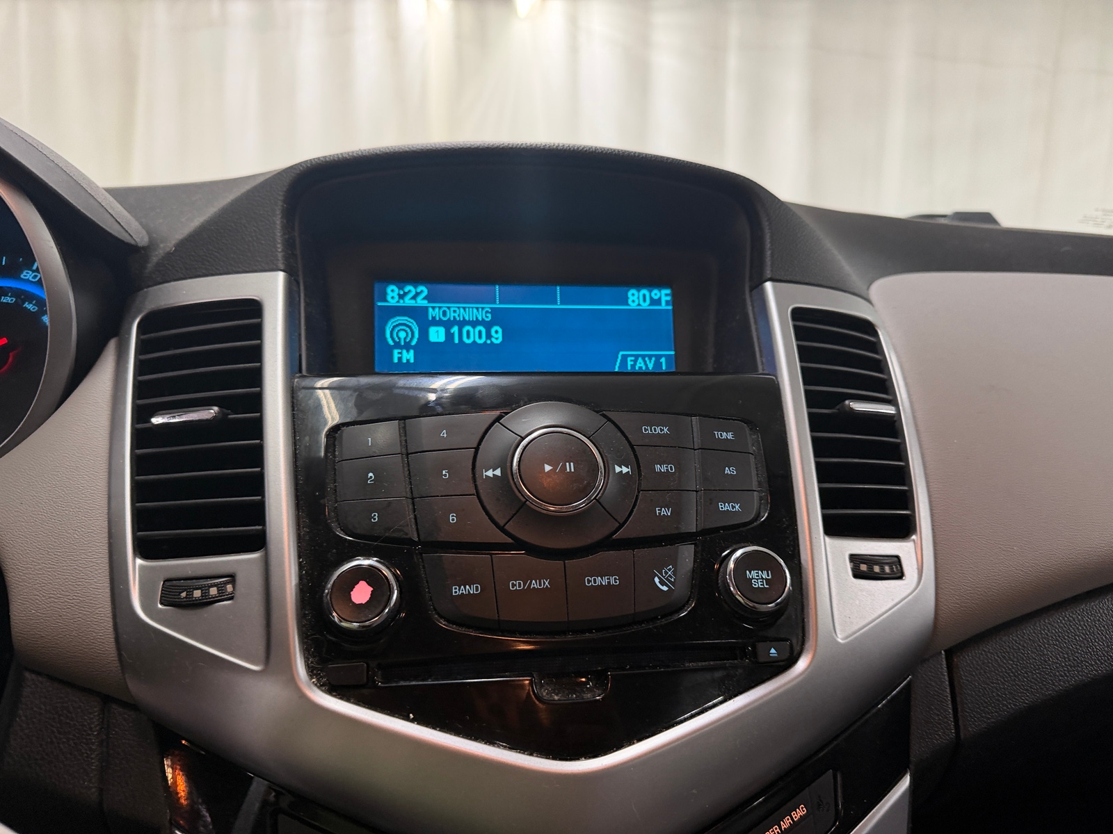 Thumbnail: 2015 Chevrolet Cruze - 4