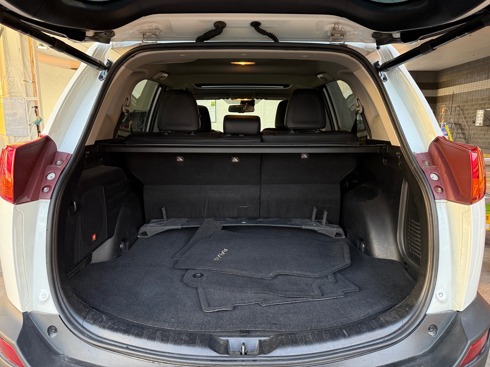 Thumbnail: 2015 Toyota RAV4 - 7