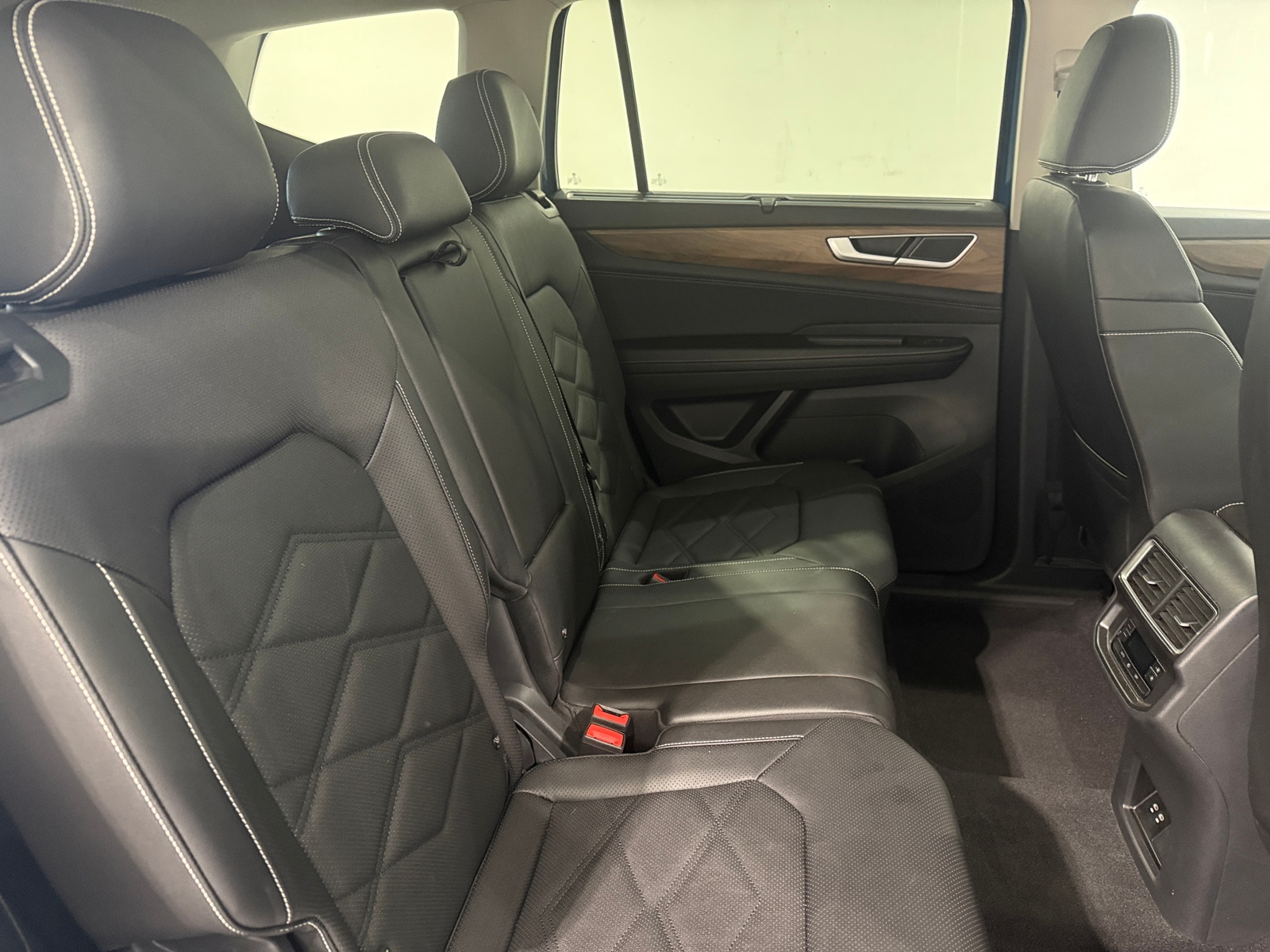 Thumbnail: 2026 Volkswagen Atlas - 5