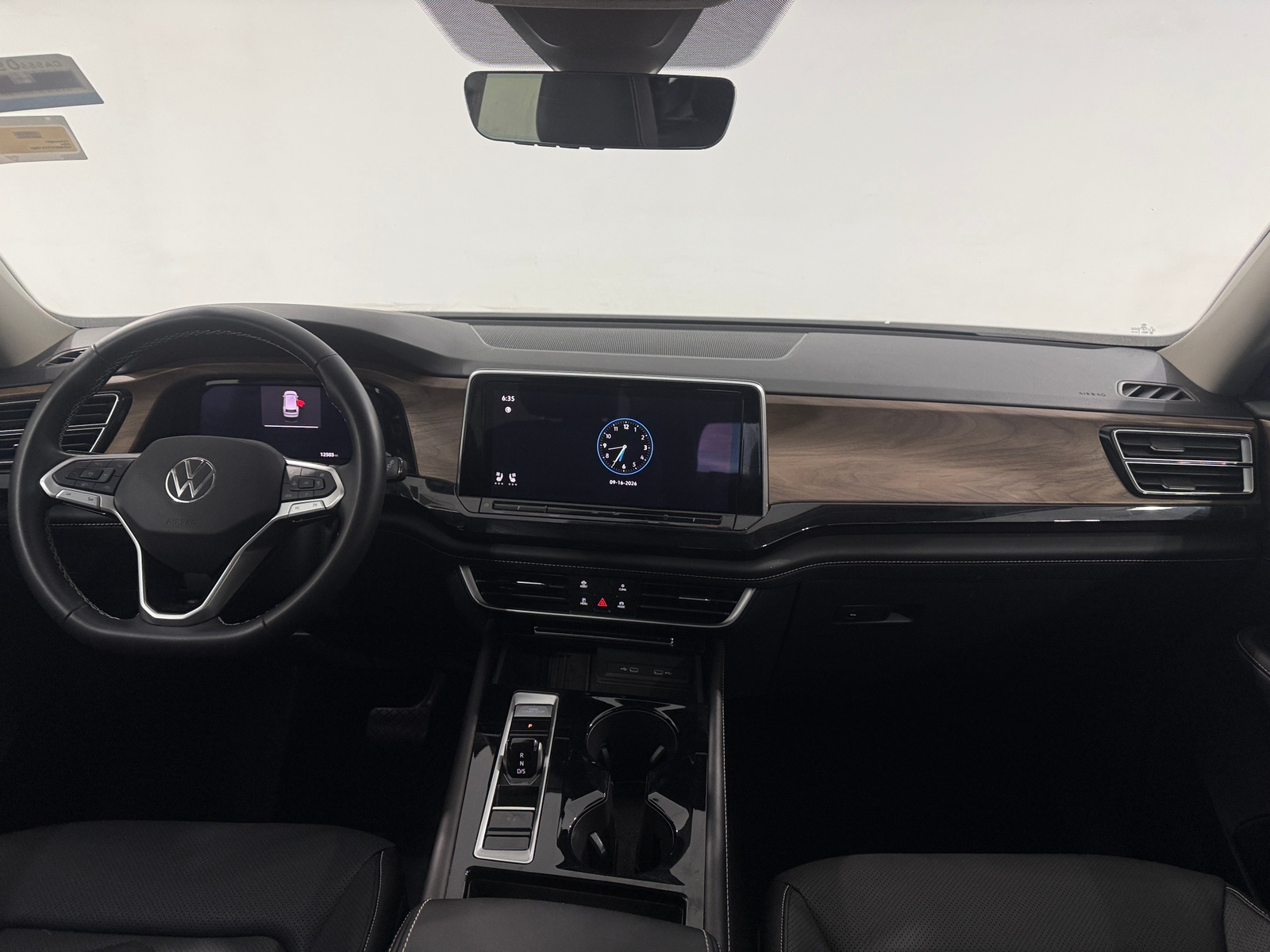 Thumbnail: 2026 Volkswagen Atlas - 2
