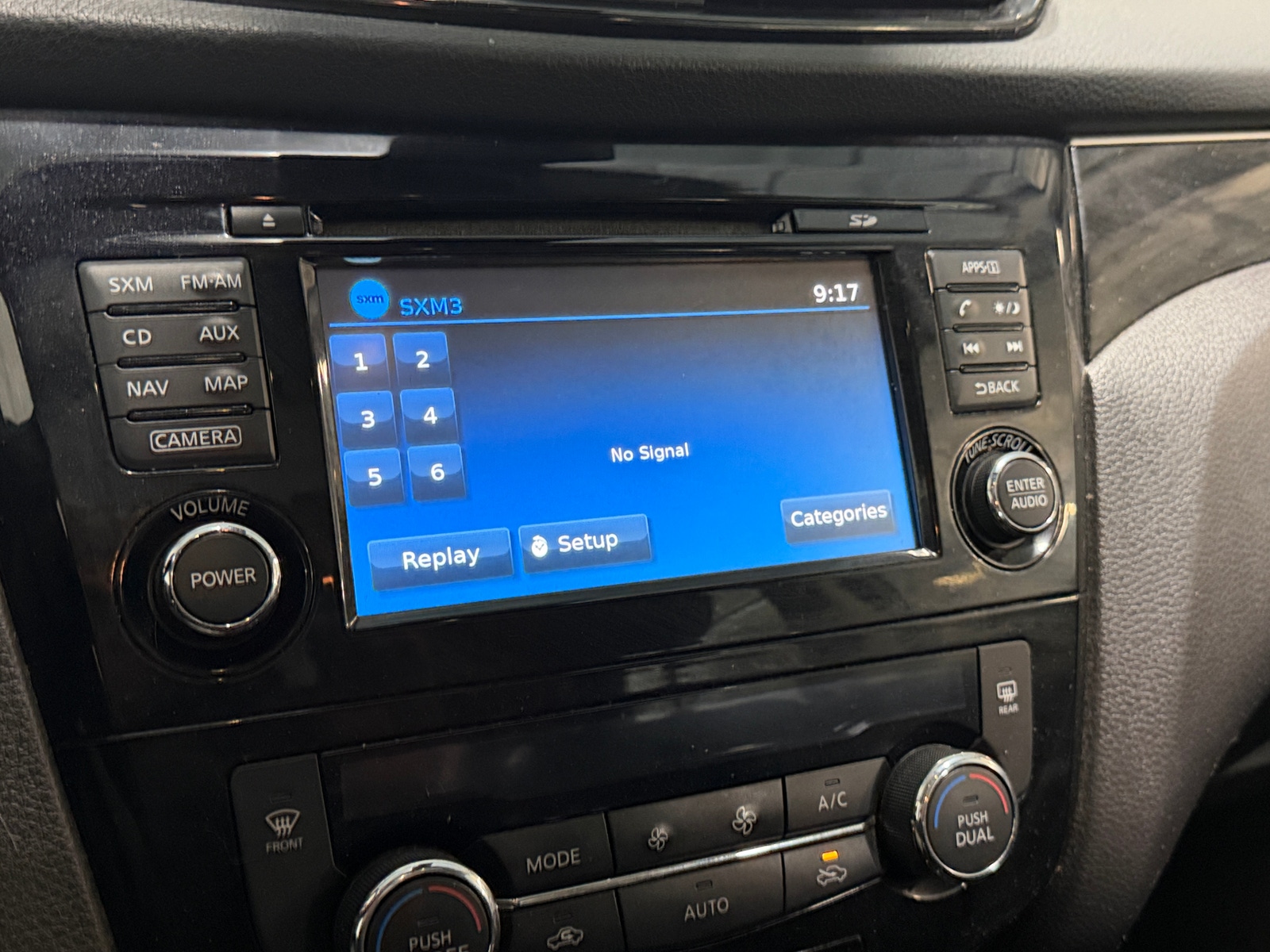 Thumbnail: 2018 Nissan Rogue Sport - 3
