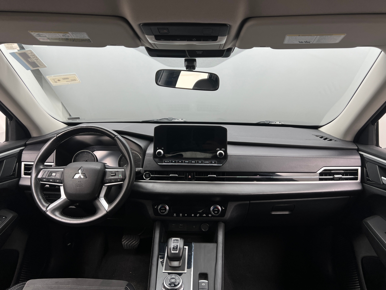 Thumbnail: 2024 Mitsubishi Outlander - 2