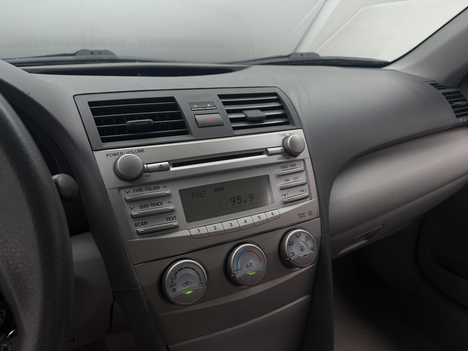 Thumbnail: 2011 Toyota Camry - 4