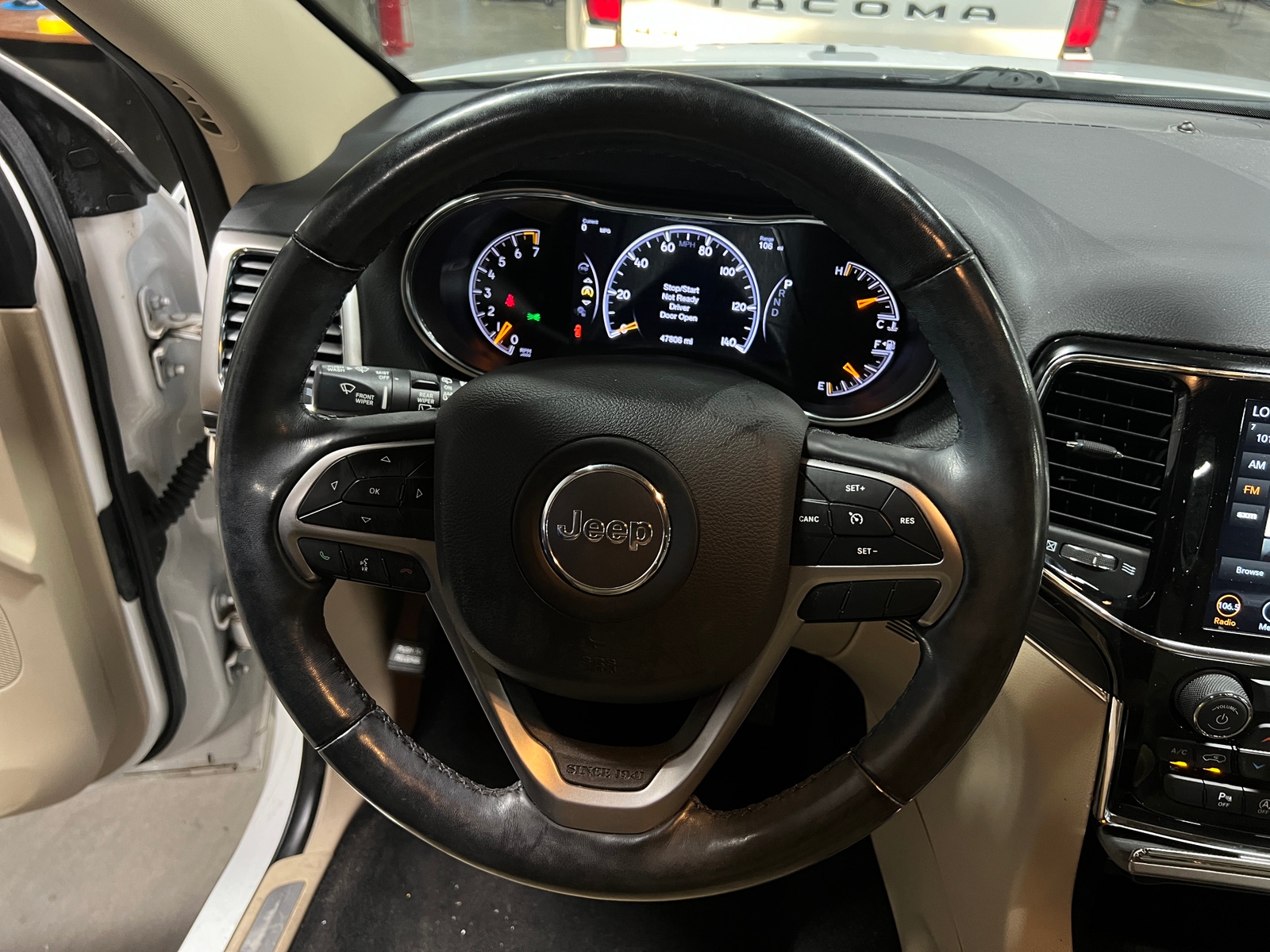 Thumbnail: 2020 Jeep Grand Cherokee - 4