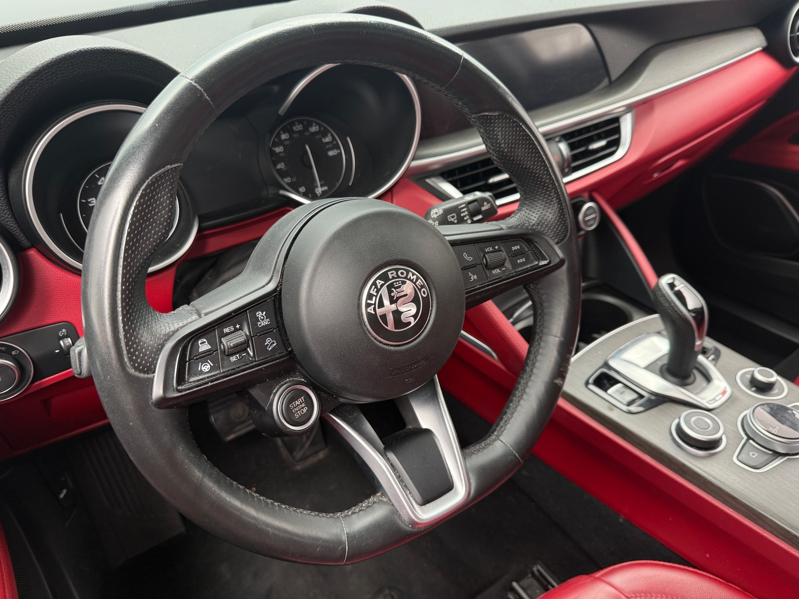Thumbnail: 2021 Alfa Romeo Stelvio - 4