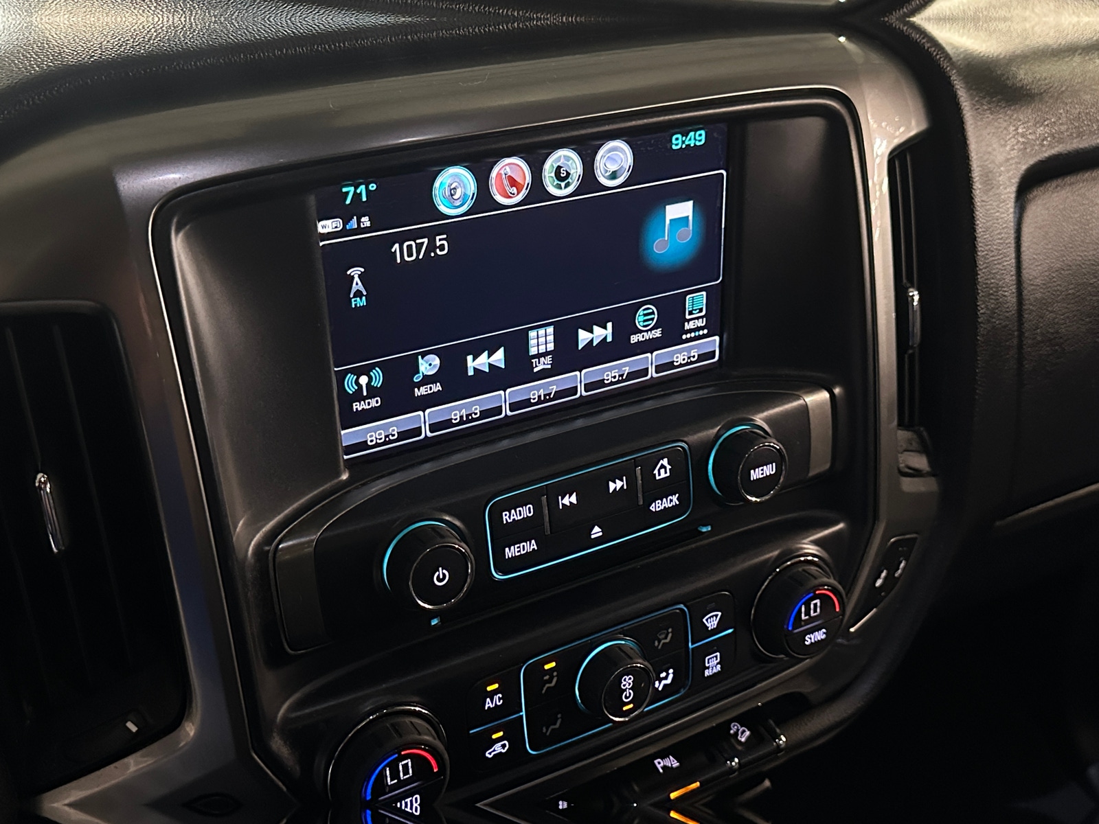 Thumbnail: 2019 Chevrolet Silverado 1500 - 4