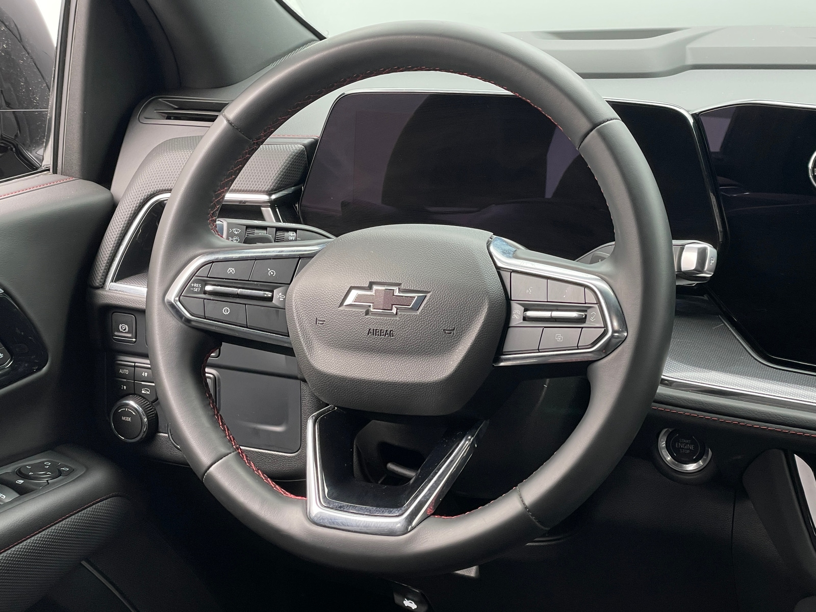 Thumbnail: 2026 Chevrolet Suburban - 4