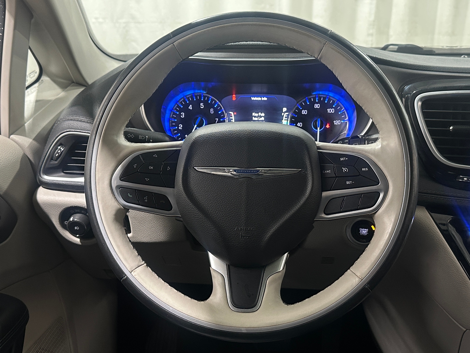 Thumbnail: 2019 Chrysler Pacifica - 4