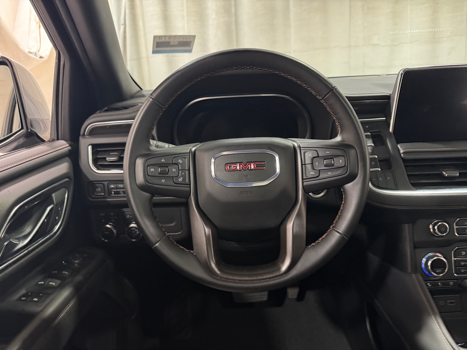Thumbnail: 2024 GMC Yukon XL - 4