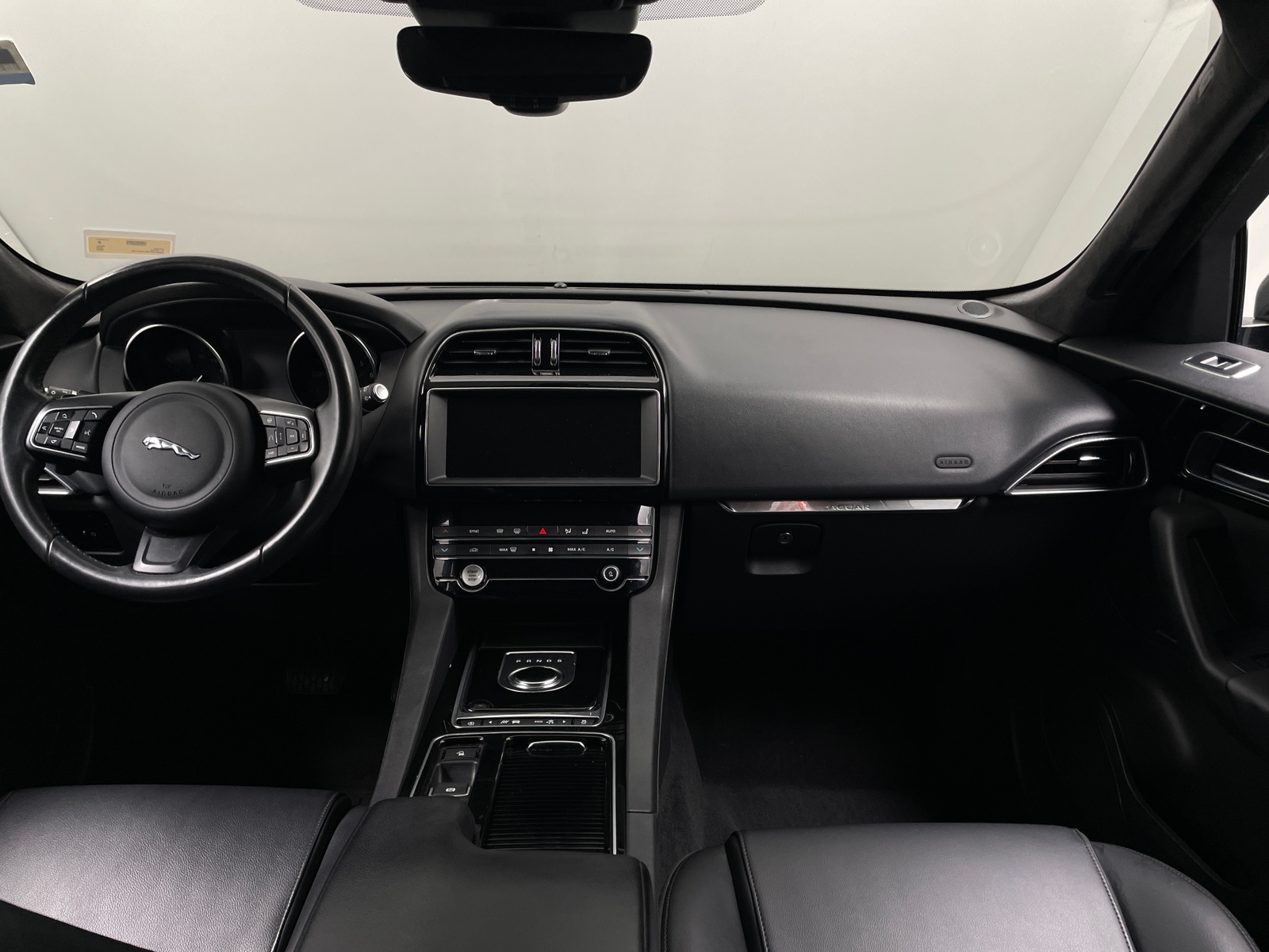 Thumbnail: 2020 Jaguar F-Pace - 2