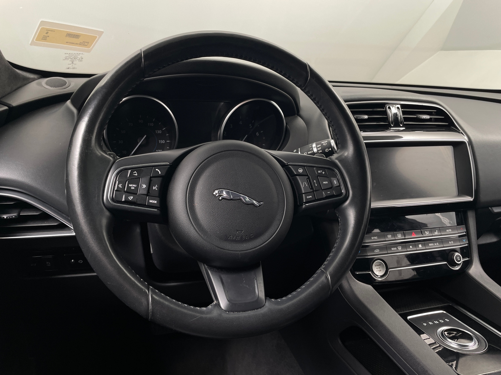 Thumbnail: 2020 Jaguar F-Pace - 4