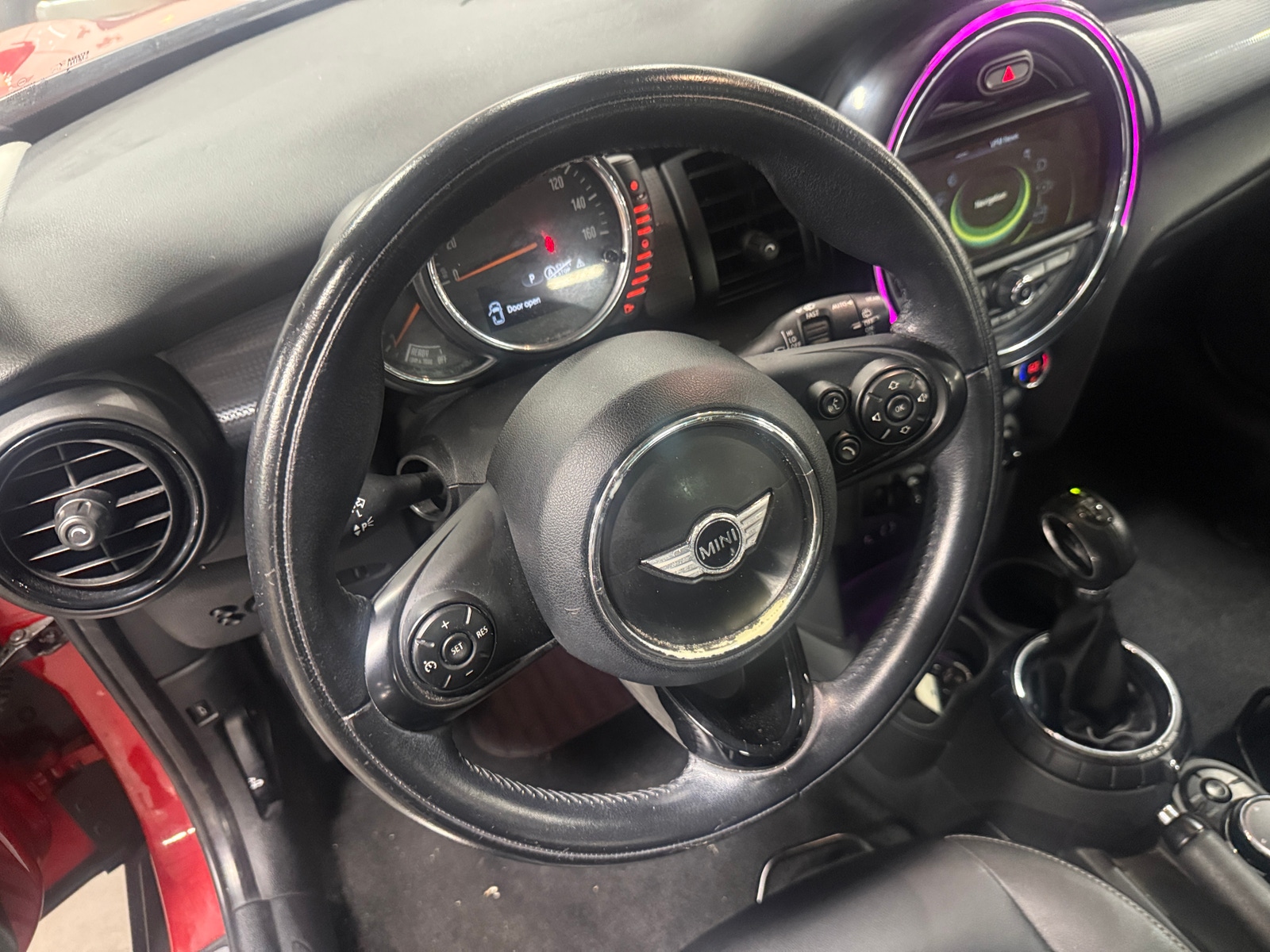 Thumbnail: 2015 MINI Cooper Hardtop - 4