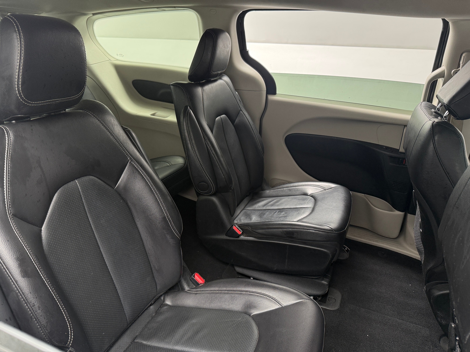 Thumbnail: 2022 Chrysler Pacifica - 5
