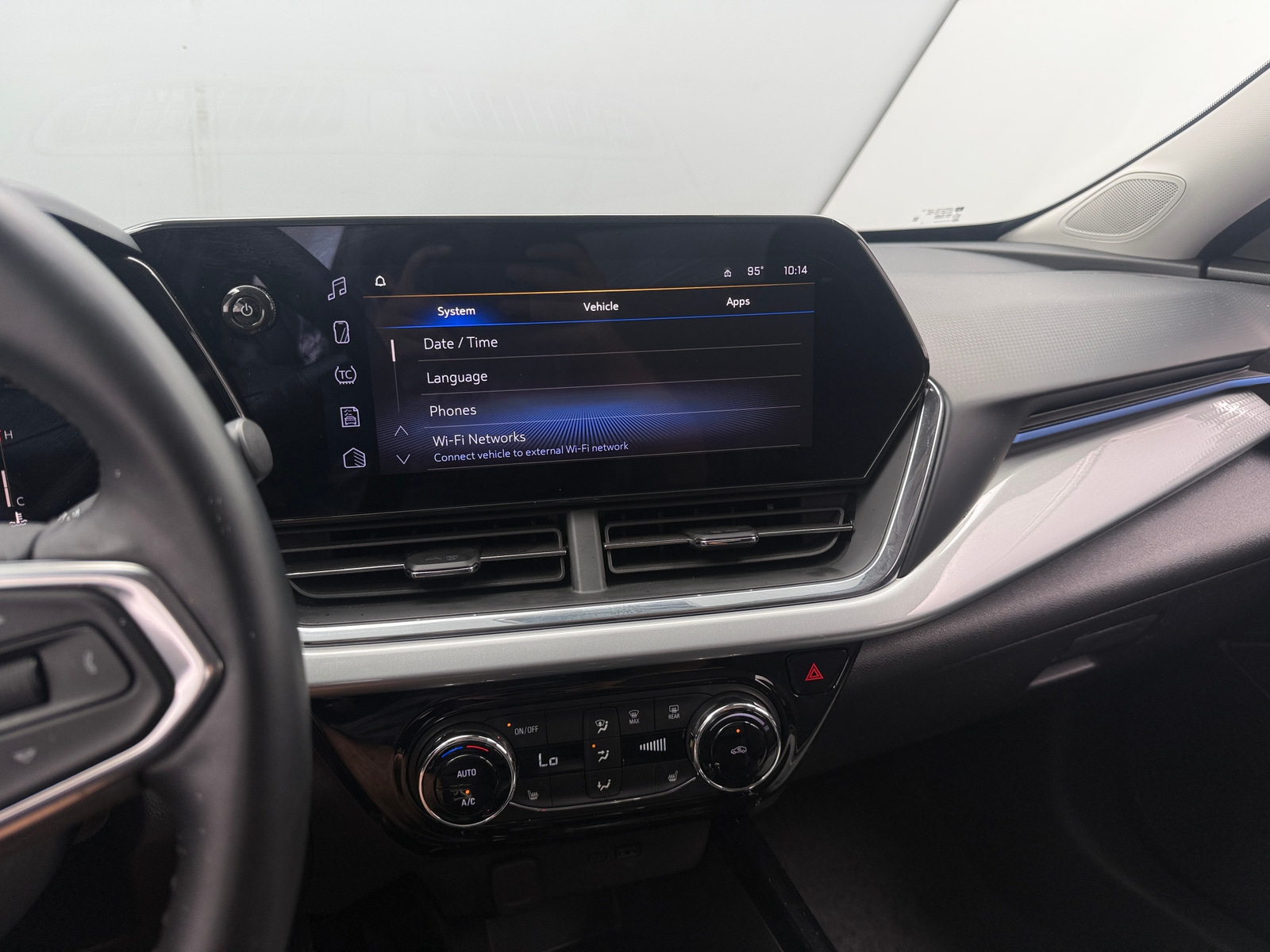 Thumbnail: 2025 Chevrolet Trax - 3