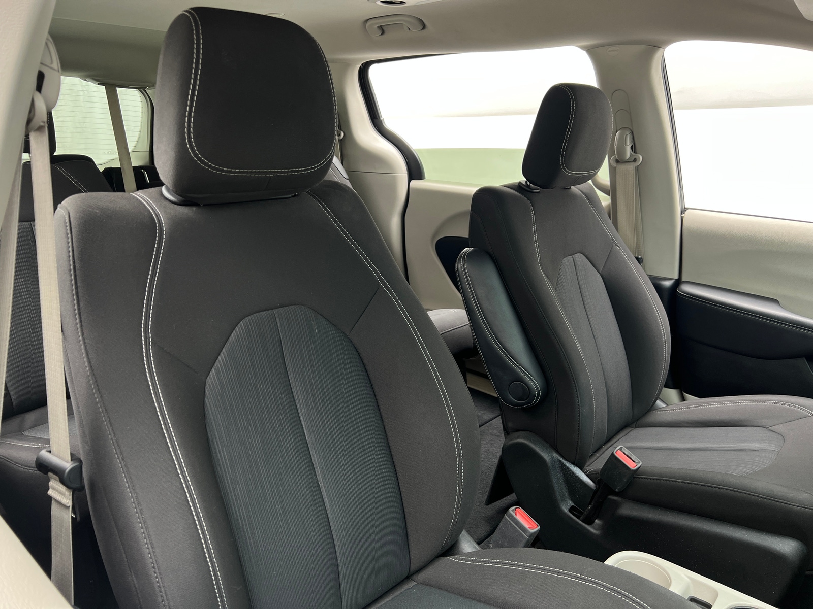 Thumbnail: 2024 Chrysler Voyager - 2