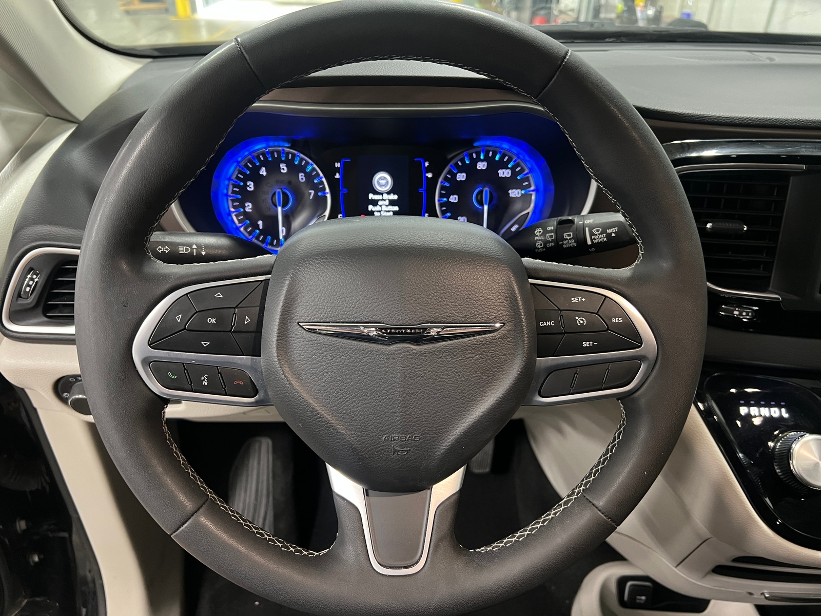 Thumbnail: 2024 Chrysler Voyager - 5