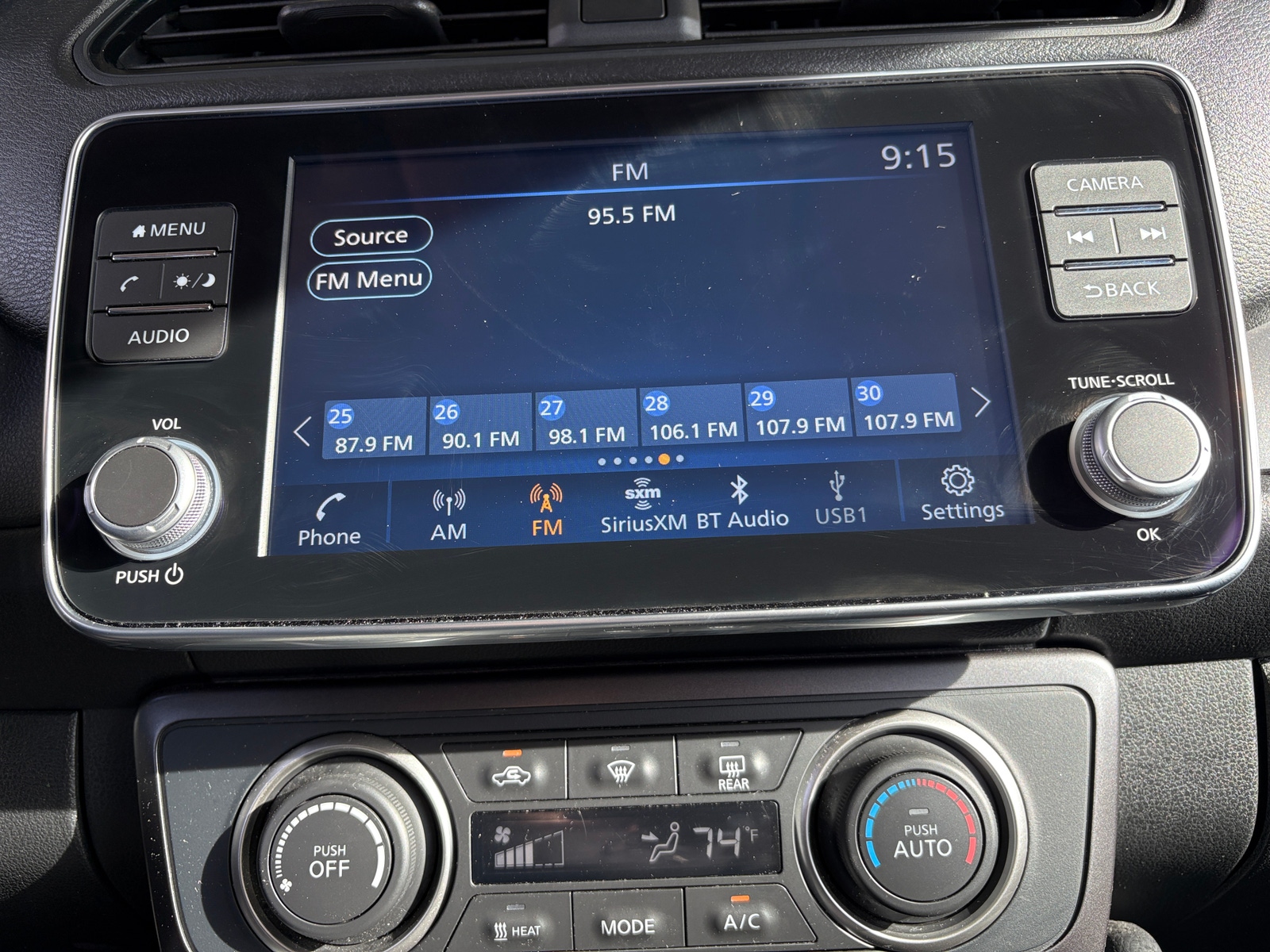Thumbnail: 2025 Nissan Leaf - 4