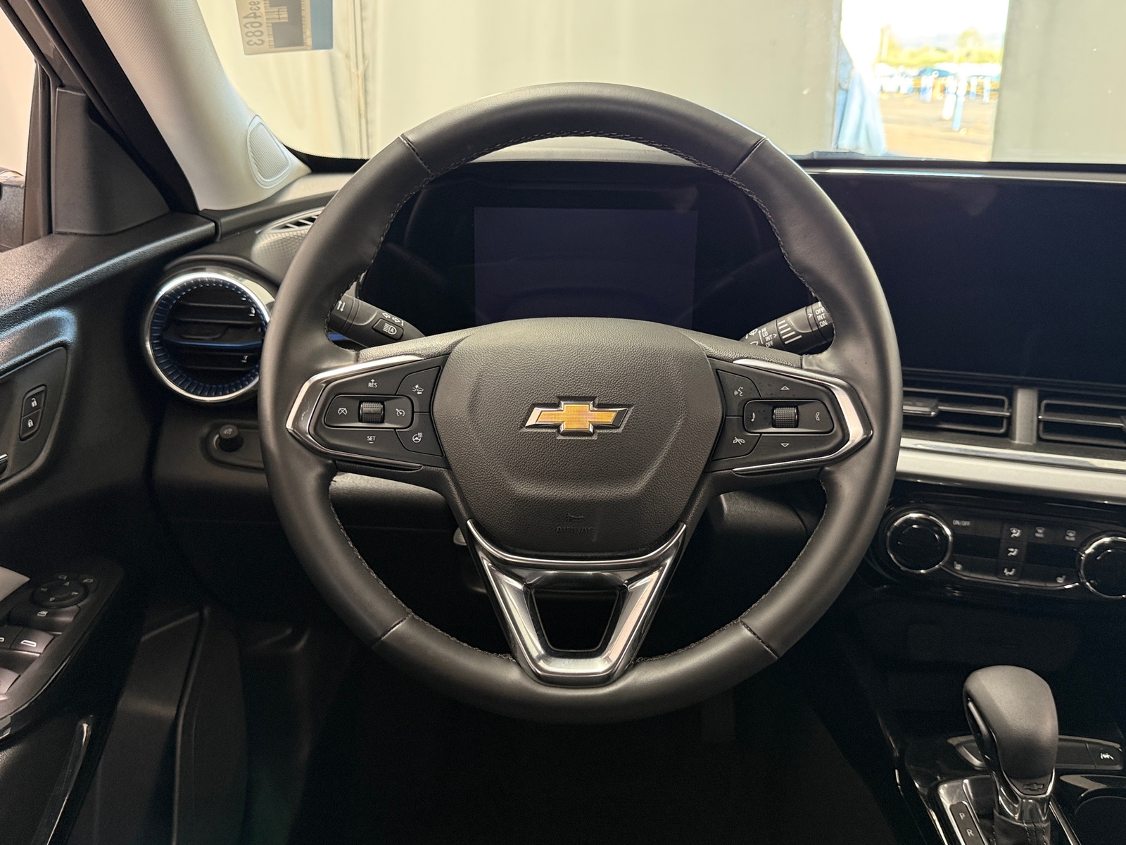 Thumbnail: 2025 Chevrolet Trax - 4