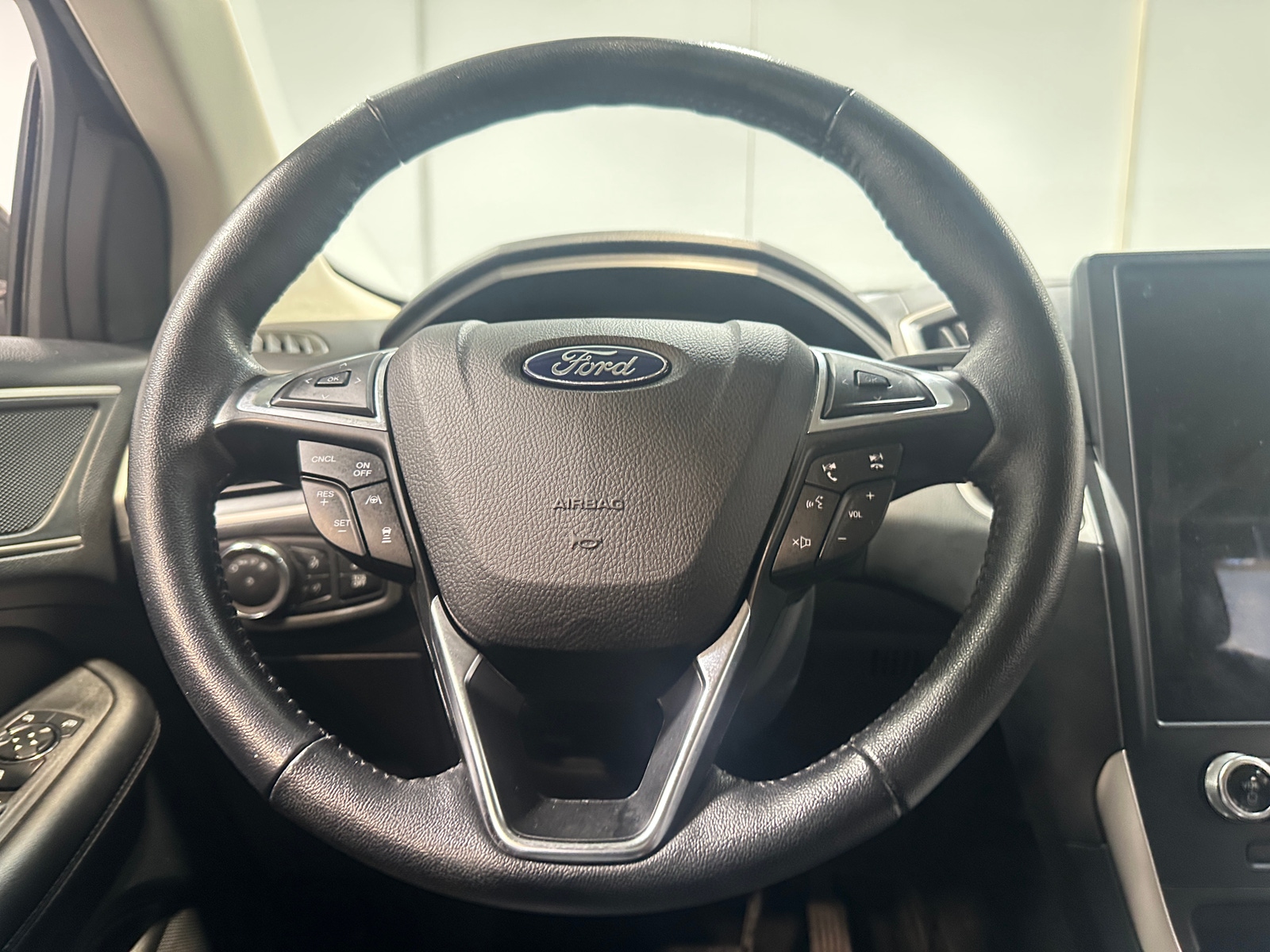 Thumbnail: 2023 Ford Edge - 4