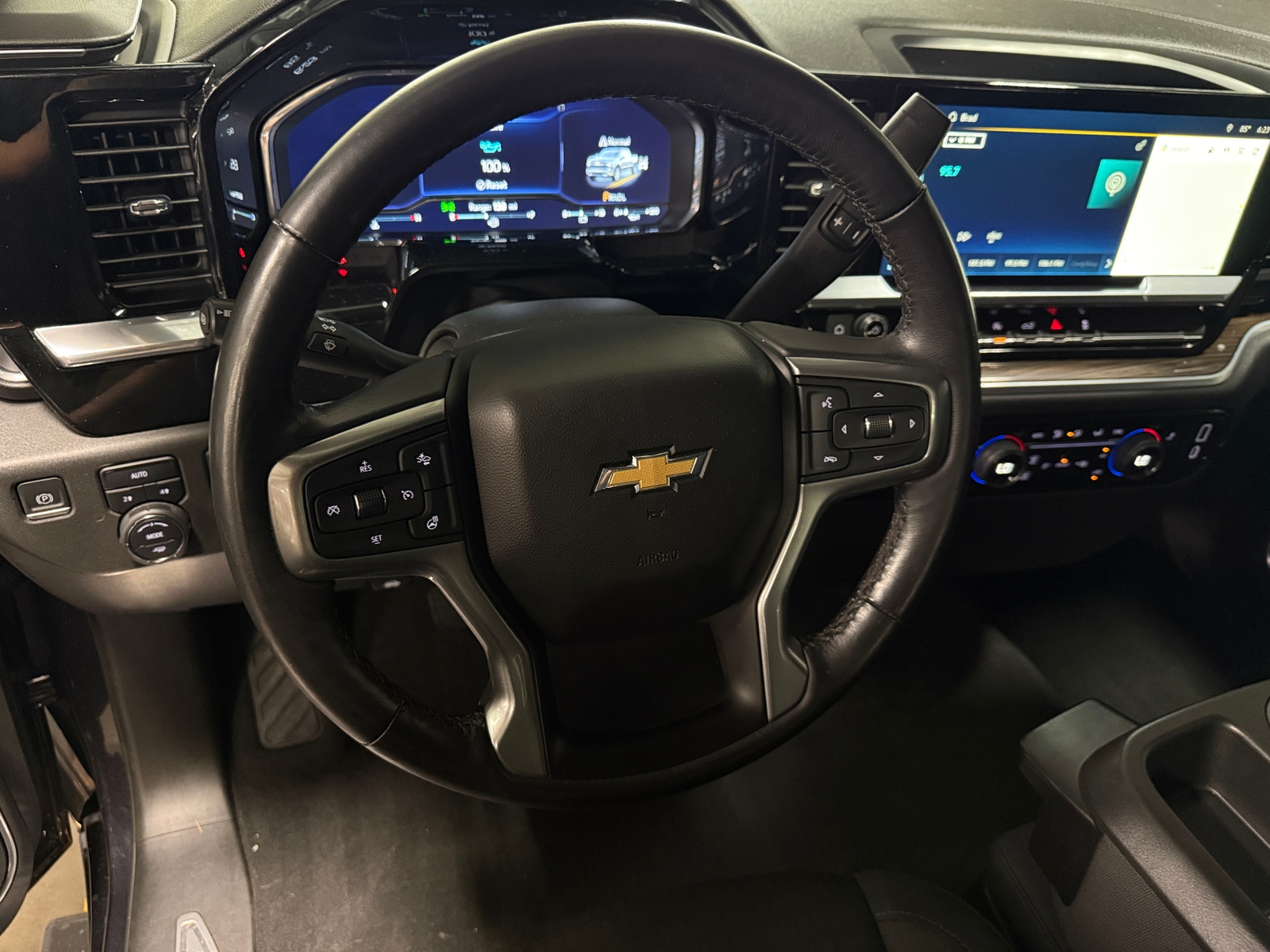 Thumbnail: 2022 Chevrolet Silverado 1500 - 5