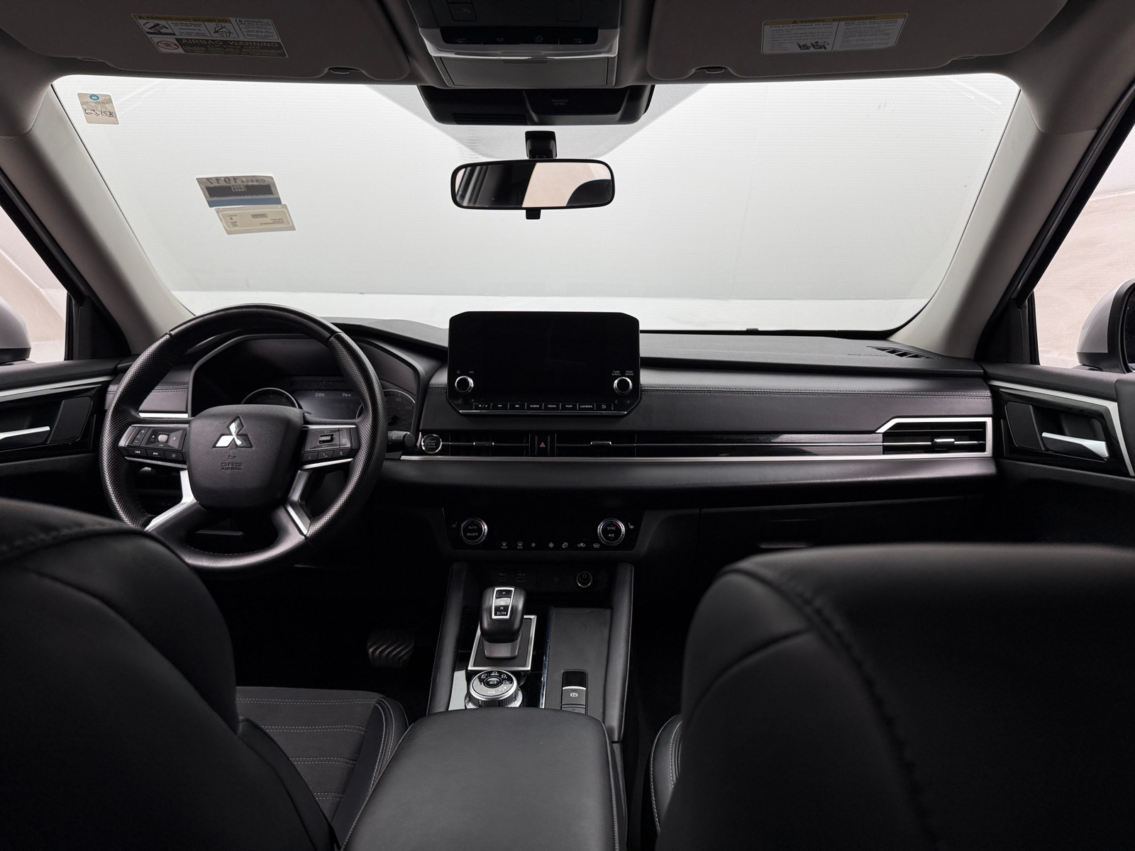 Thumbnail: 2024 Mitsubishi Outlander - 3