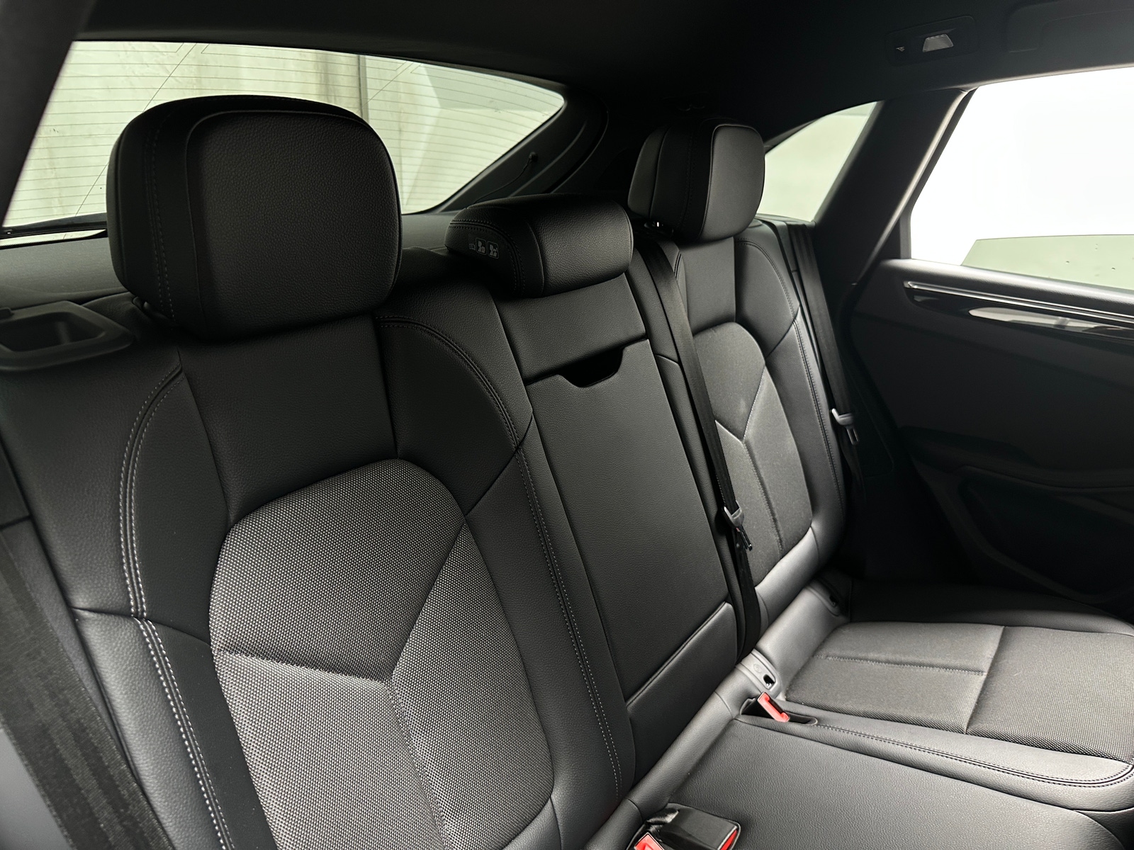 Thumbnail: 2023 Porsche Macan - 6
