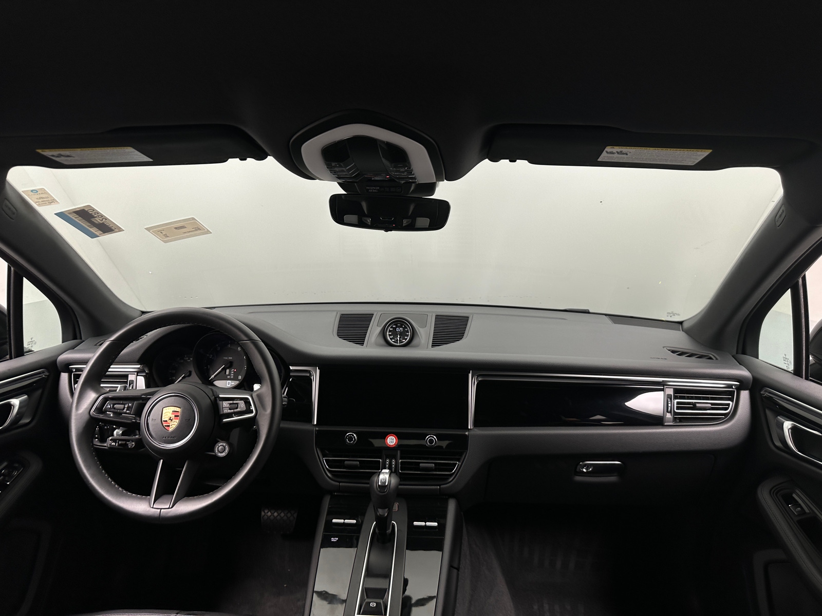Thumbnail: 2023 Porsche Macan - 3