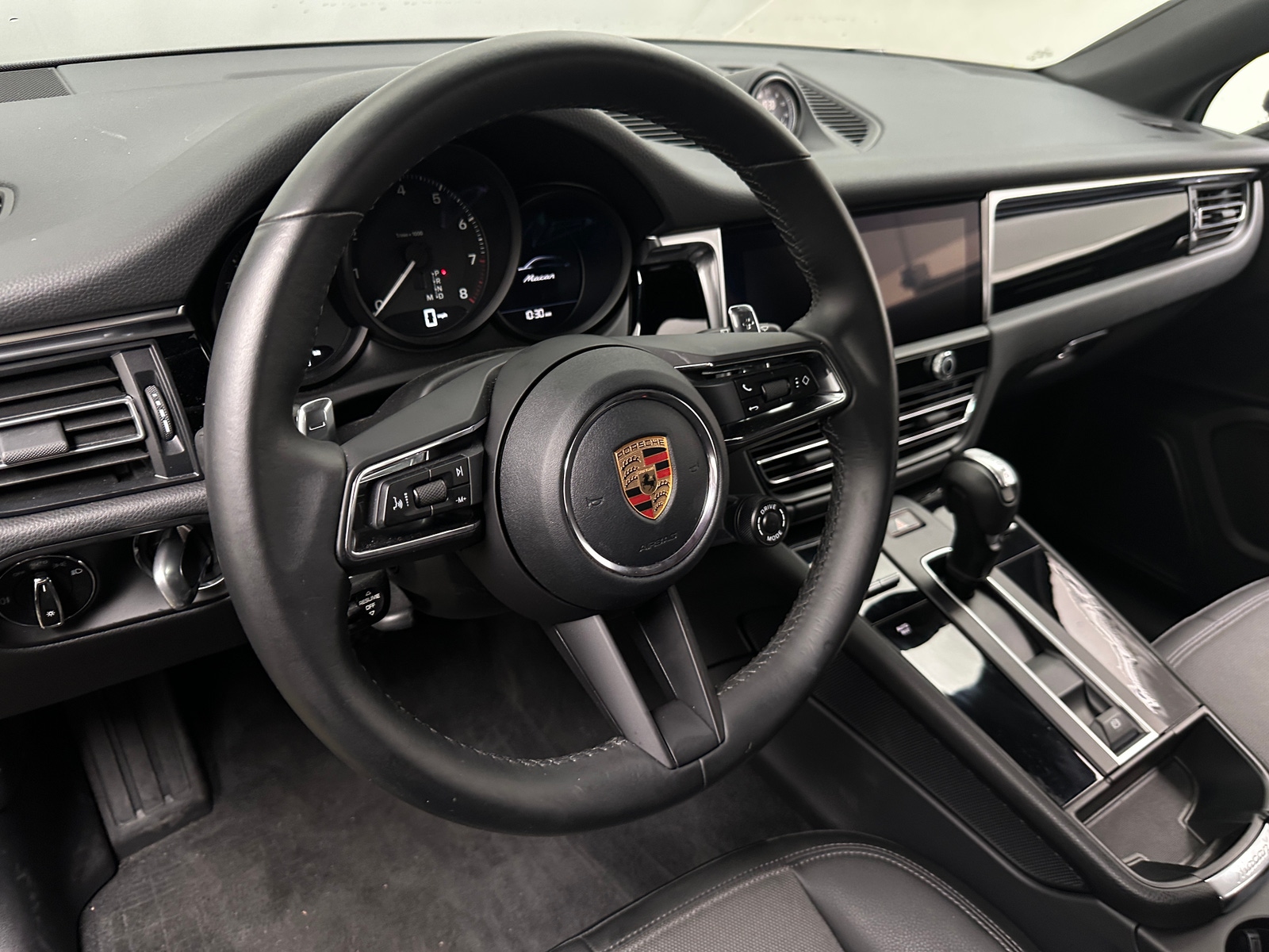 Thumbnail: 2023 Porsche Macan - 5