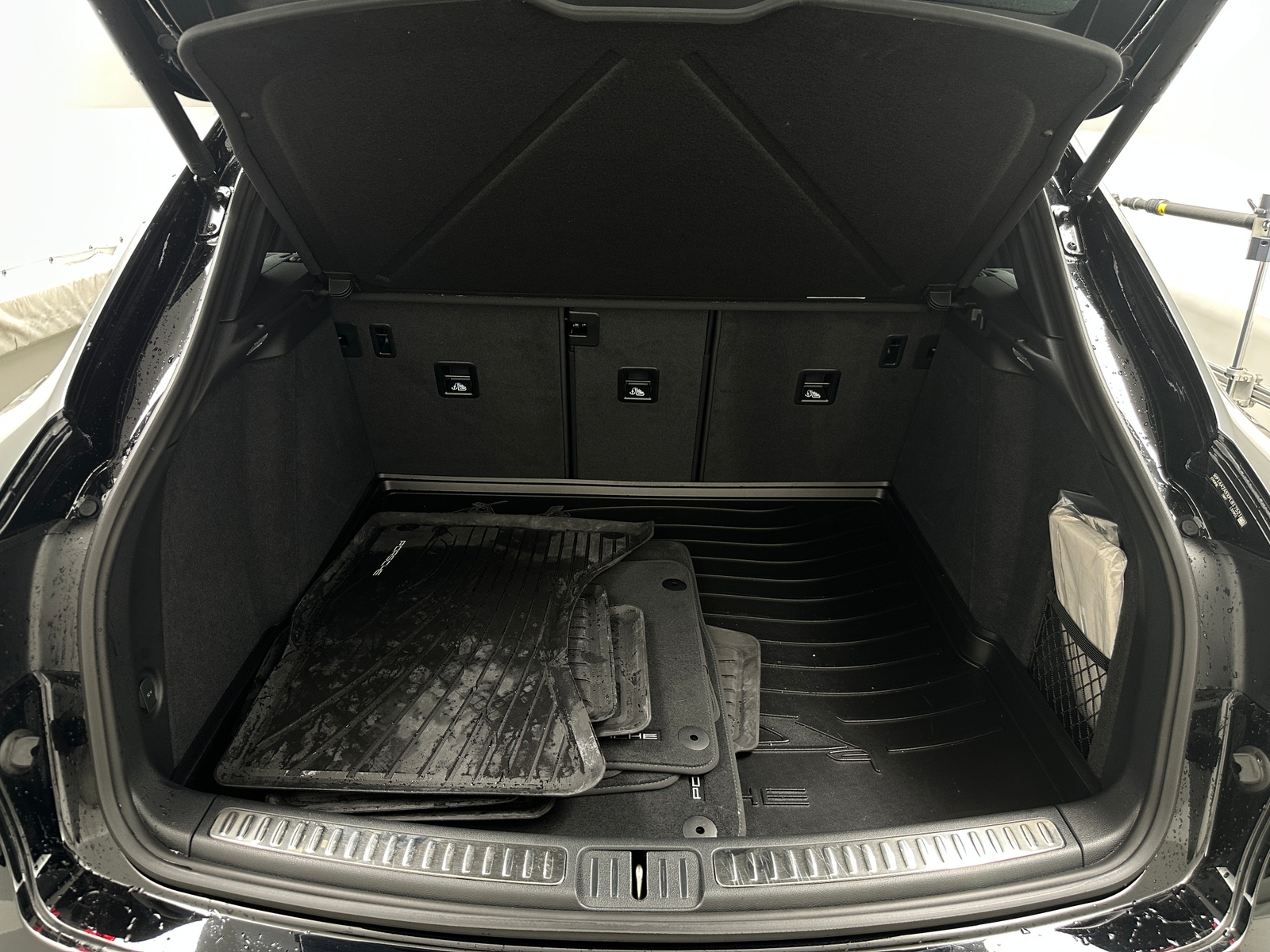 Thumbnail: 2023 Porsche Macan - 7