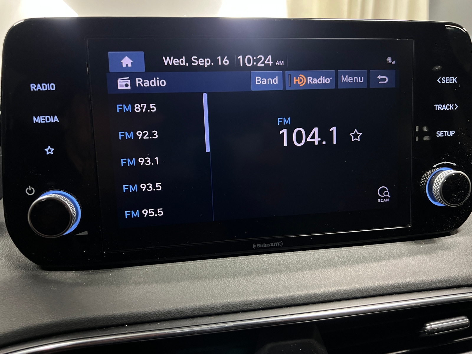 Thumbnail: 2021 Hyundai Santa Fe - 4