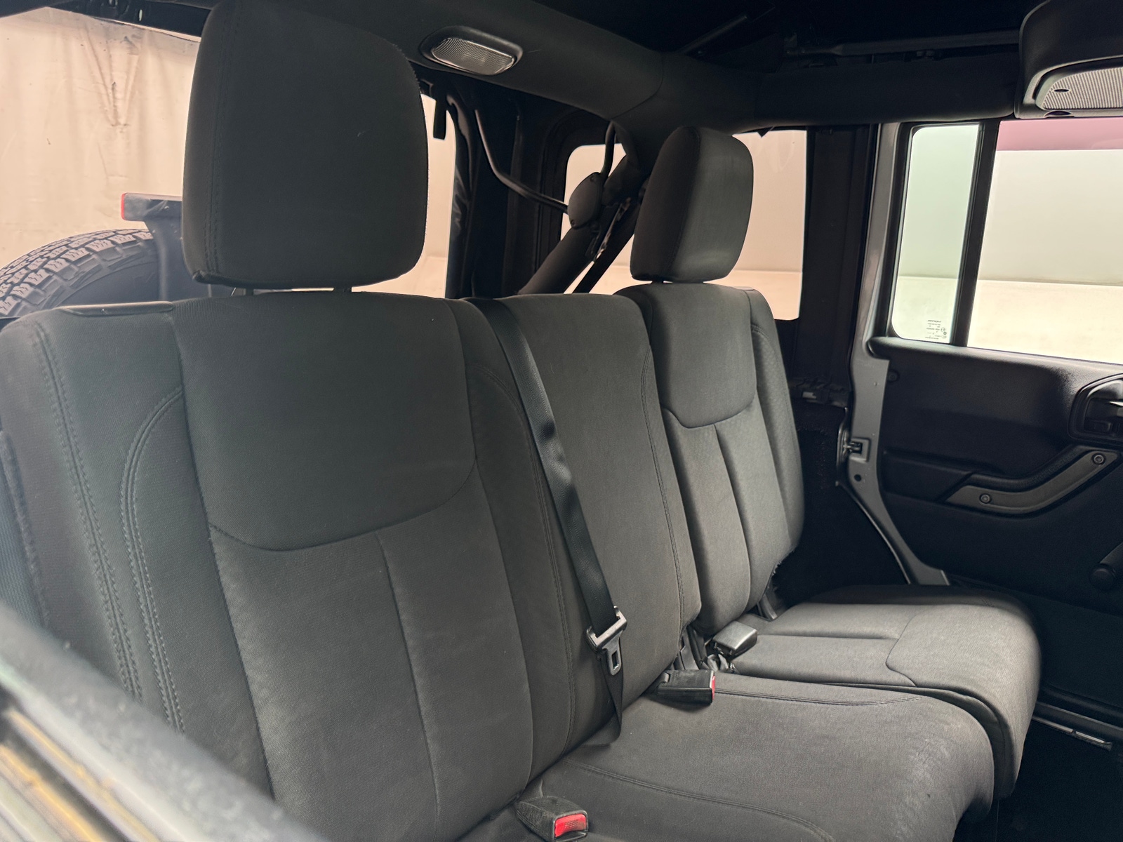 Thumbnail: 2016 Jeep Wrangler - 6