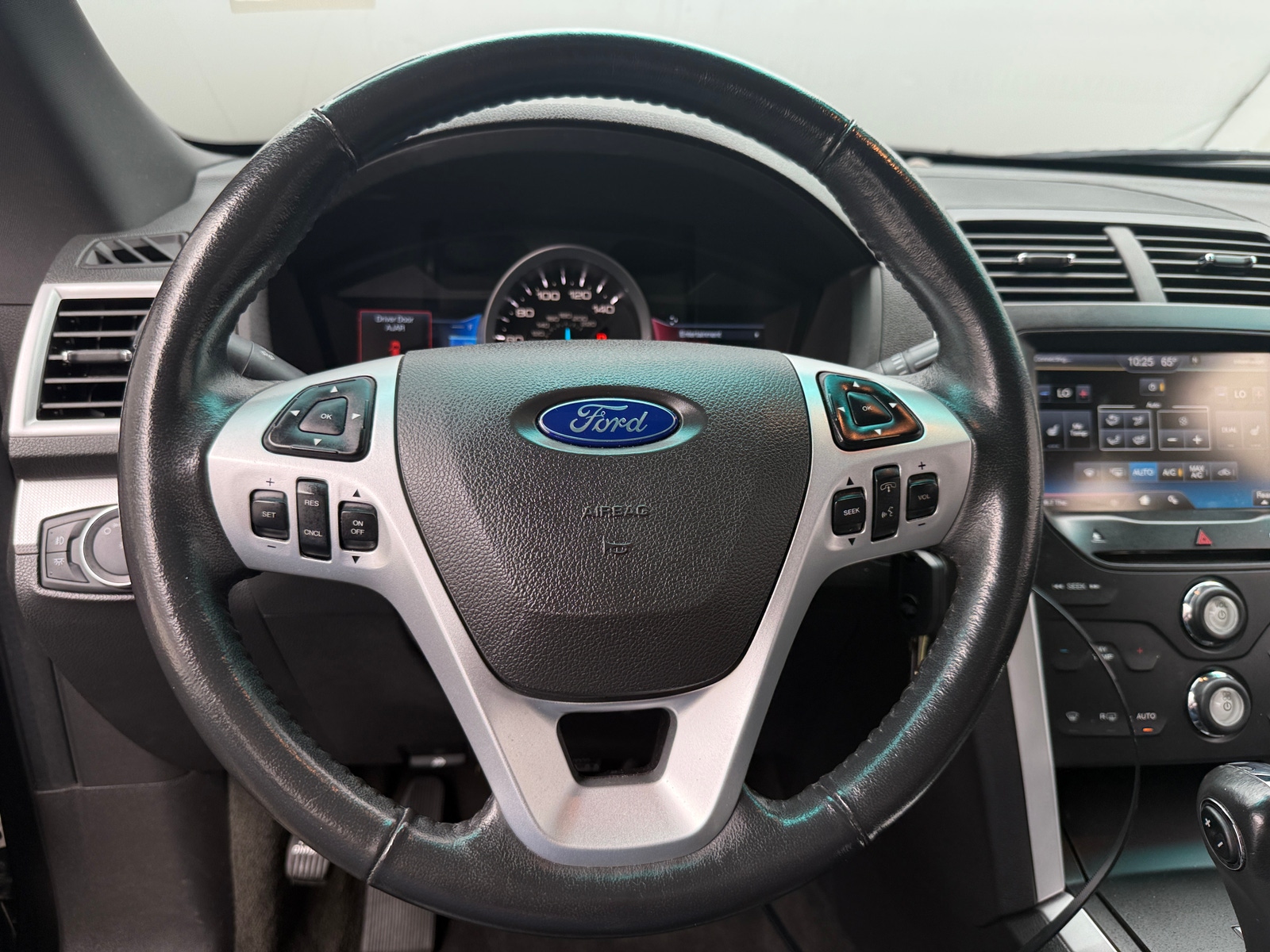 Thumbnail: 2015 Ford Explorer - 4