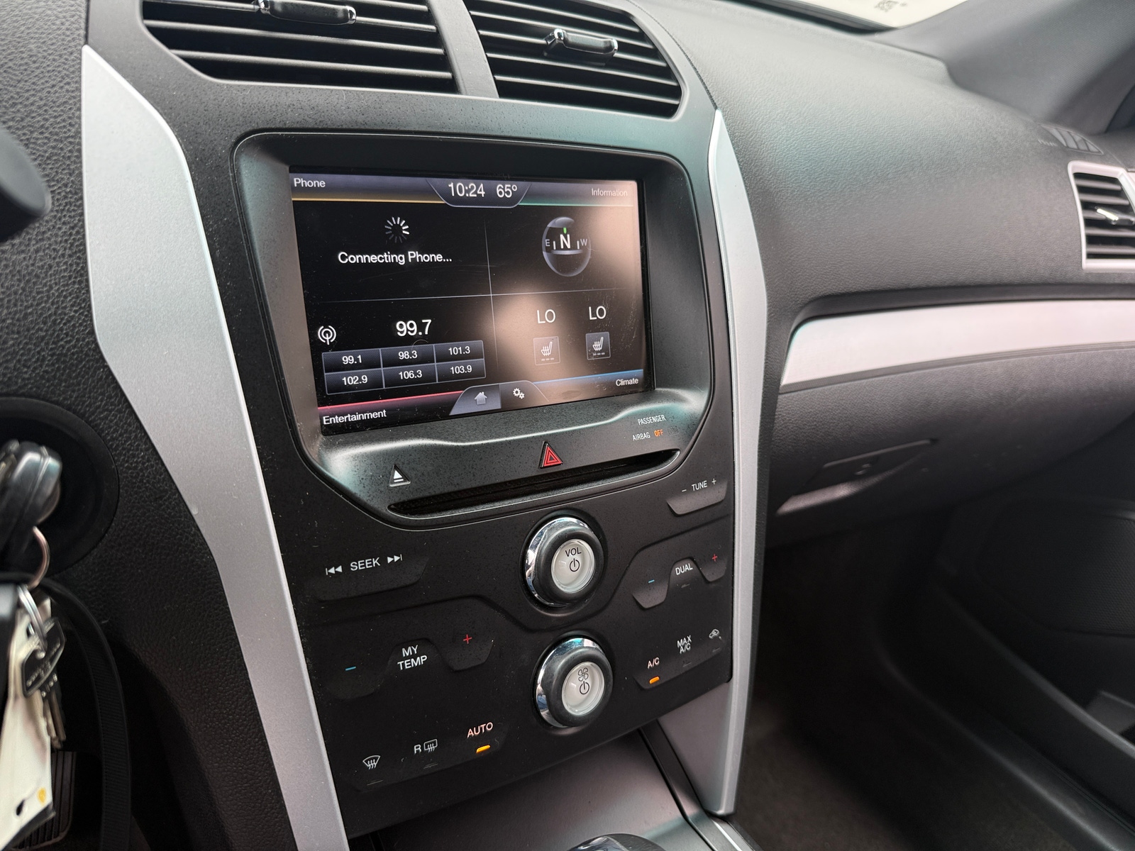 Thumbnail: 2015 Ford Explorer - 3