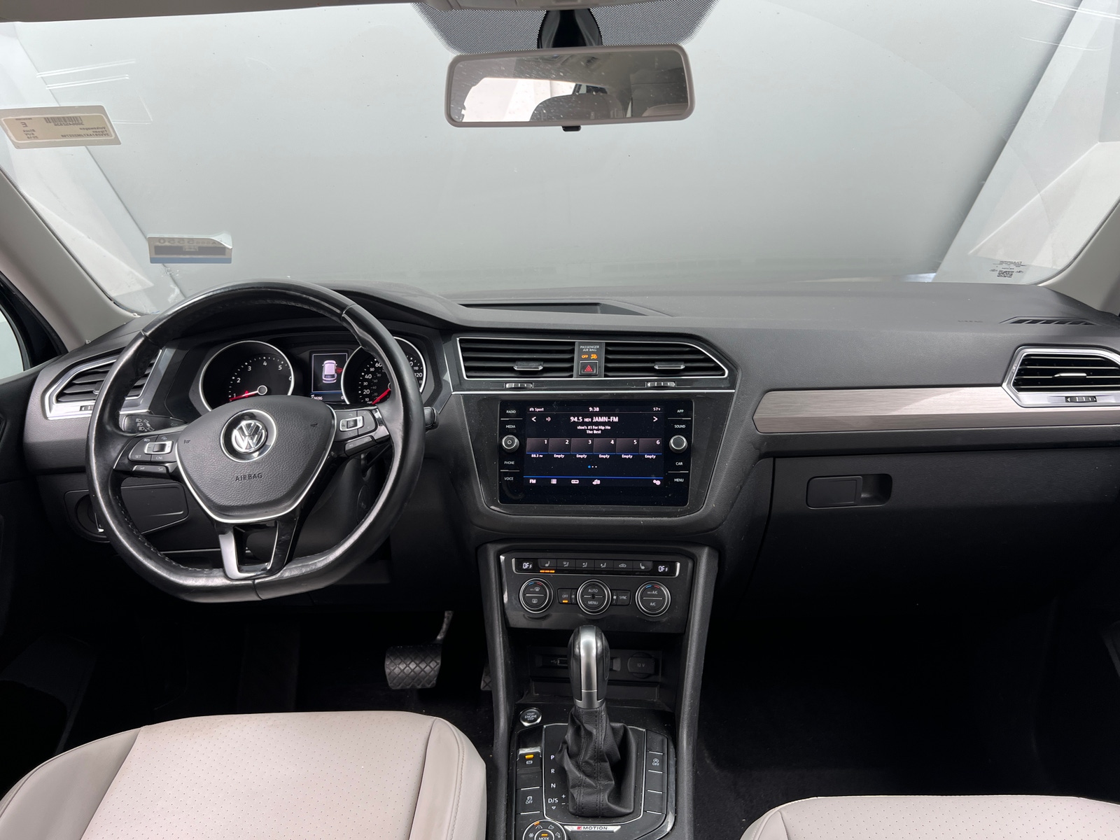 Thumbnail: 2018 Volkswagen Tiguan - 3
