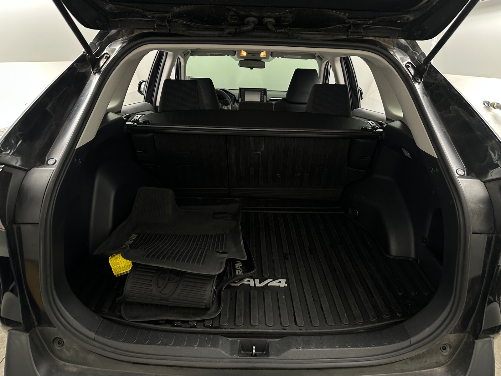 Thumbnail: 2020 Toyota RAV4 - 7