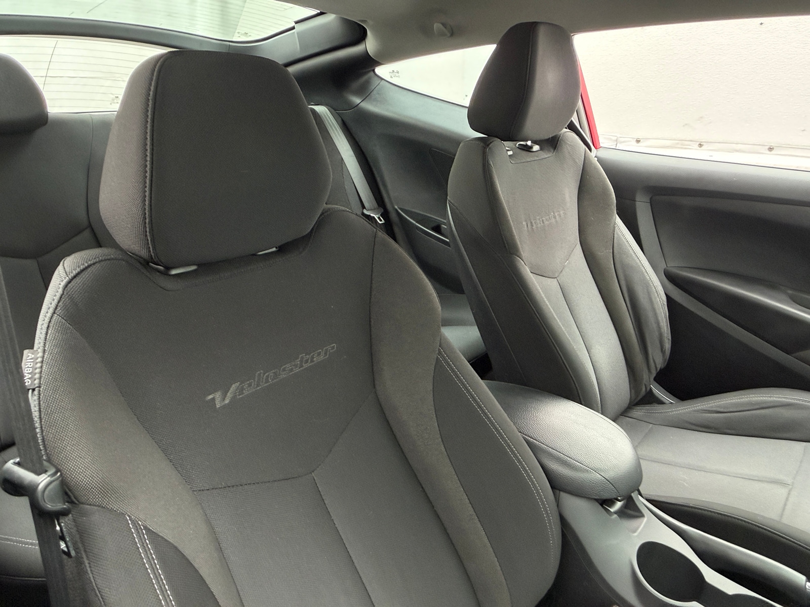 Thumbnail: 2016 Hyundai Veloster - 2