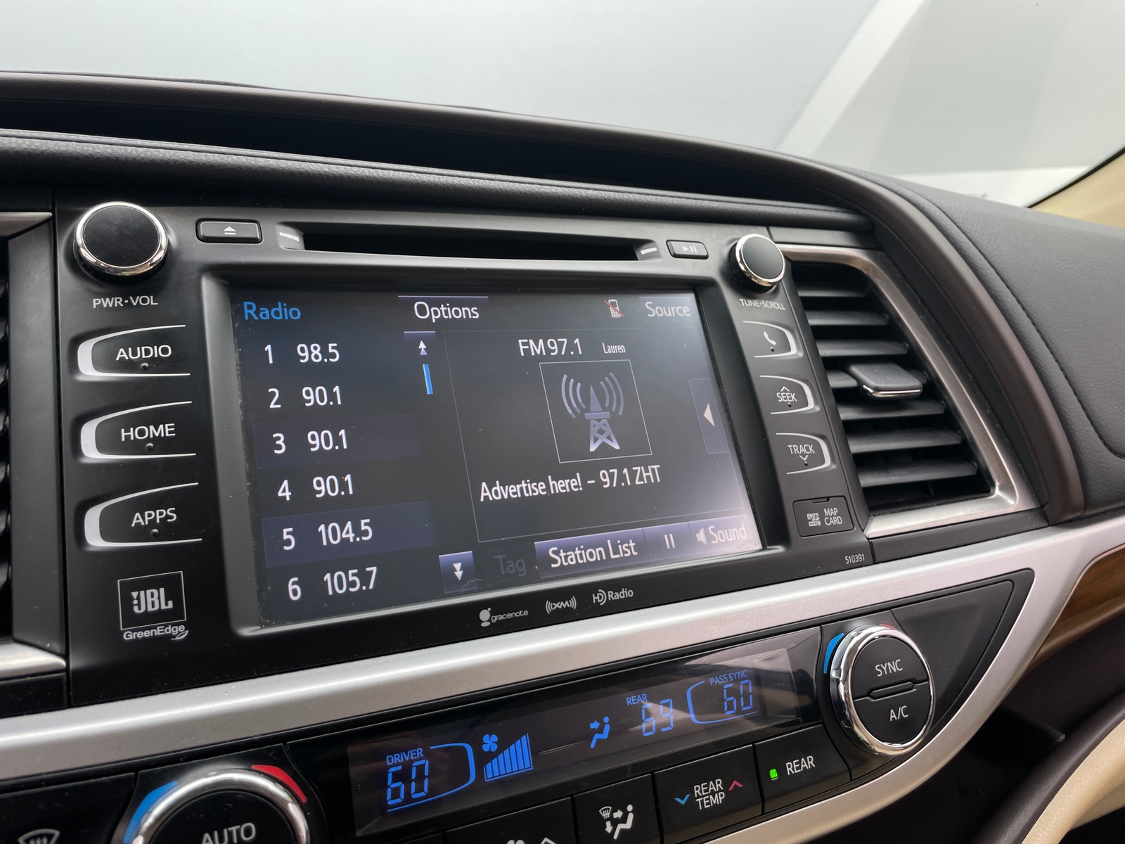Thumbnail: 2019 Toyota Highlander - 4