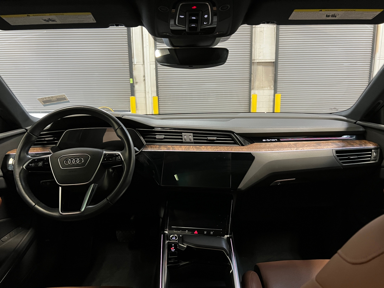 Thumbnail: 2022 Audi e-tron S - 3