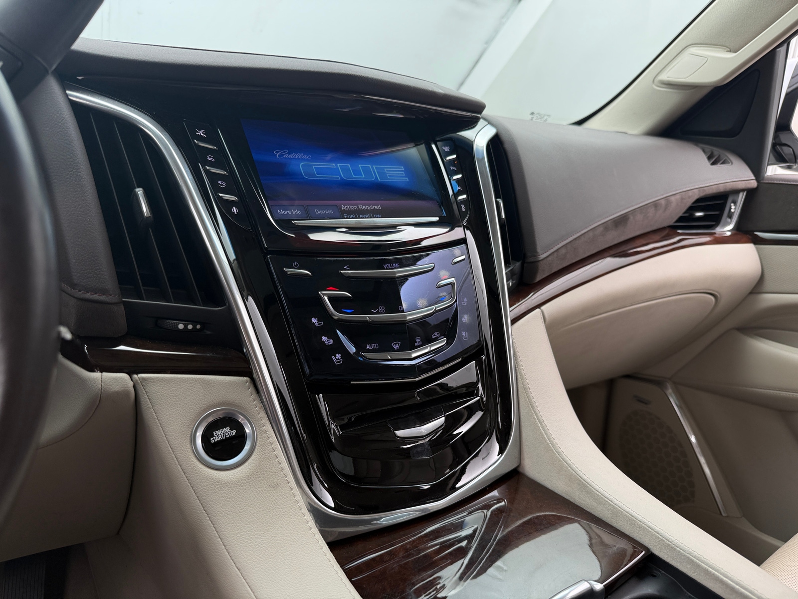 Thumbnail: 2016 Cadillac Escalade - 3