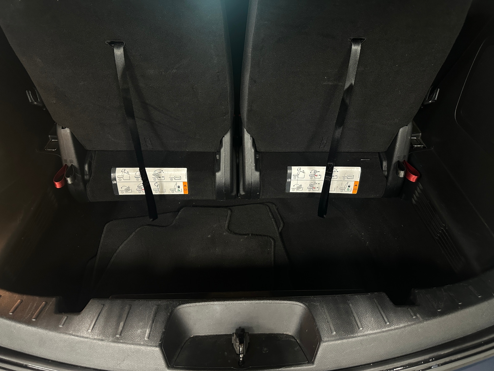 Thumbnail: 2019 Ford Explorer - 7