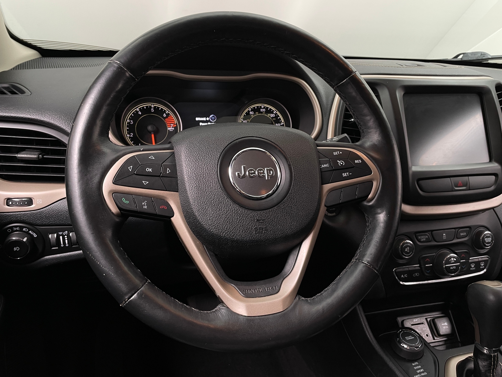 Thumbnail: 2016 Jeep Cherokee - 4