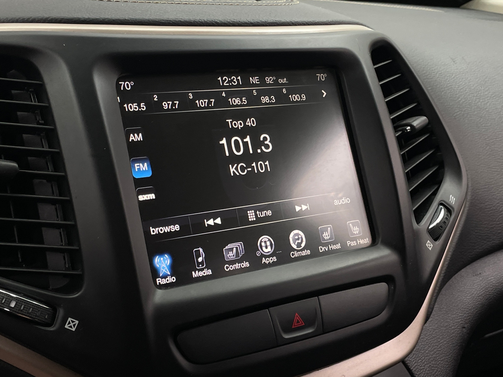 Thumbnail: 2016 Jeep Cherokee - 3