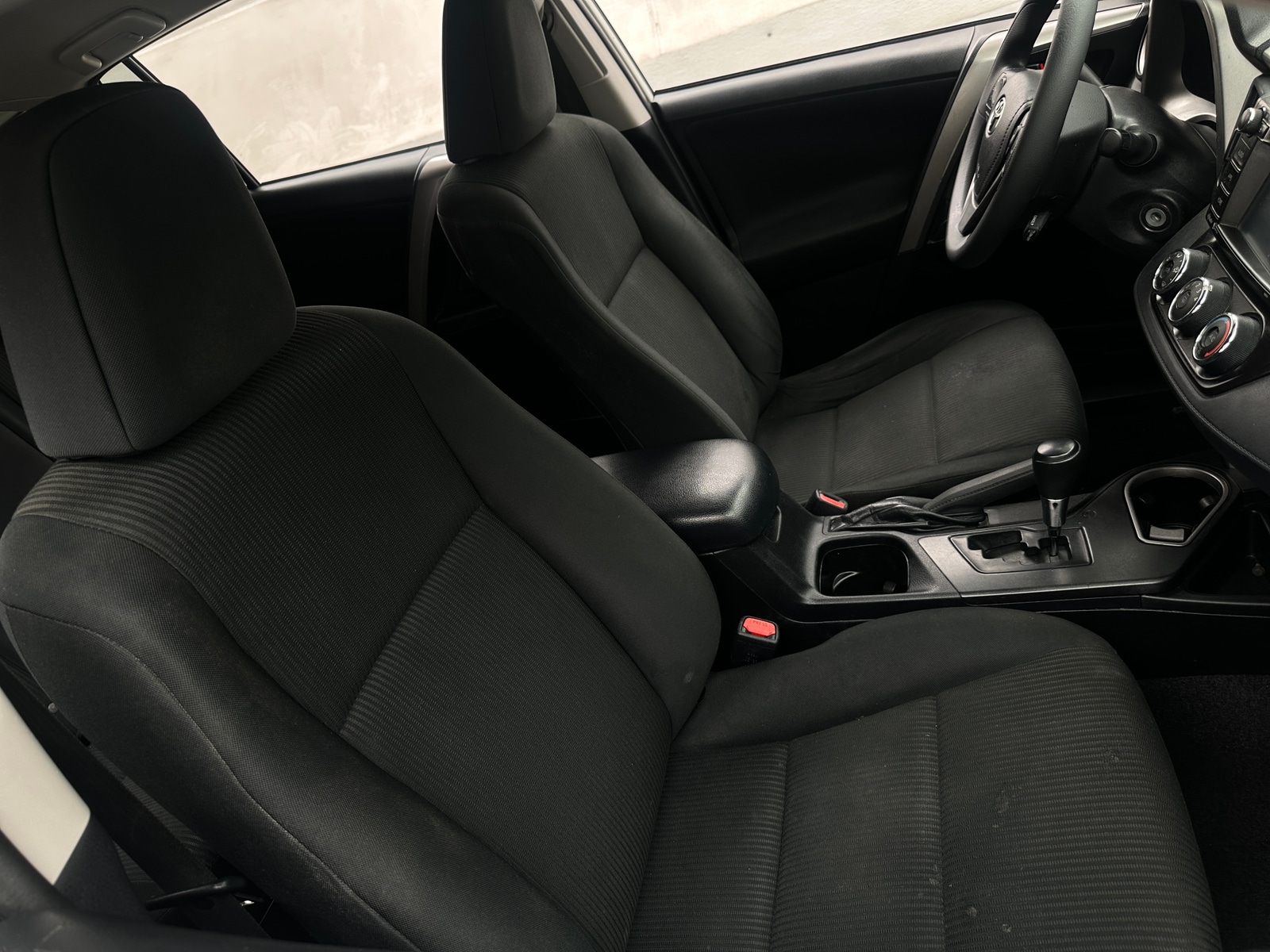 Thumbnail: 2018 Toyota RAV4 - 2