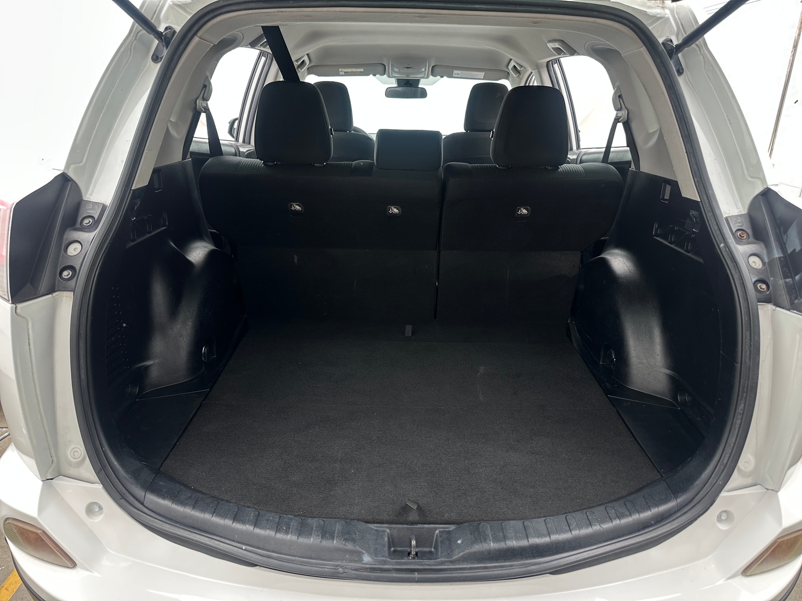 Thumbnail: 2018 Toyota RAV4 - 7