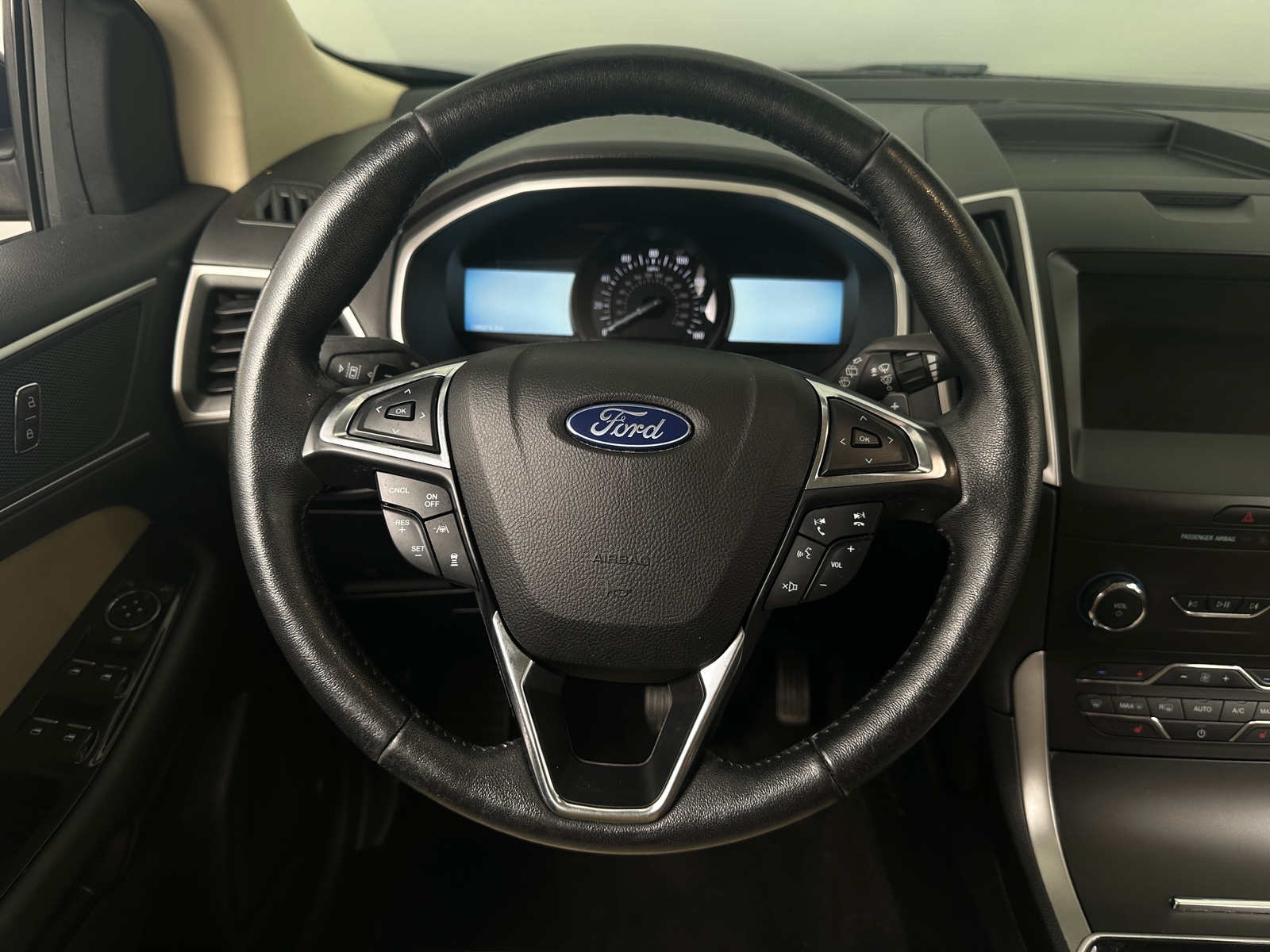 Thumbnail: 2020 Ford Edge - 4