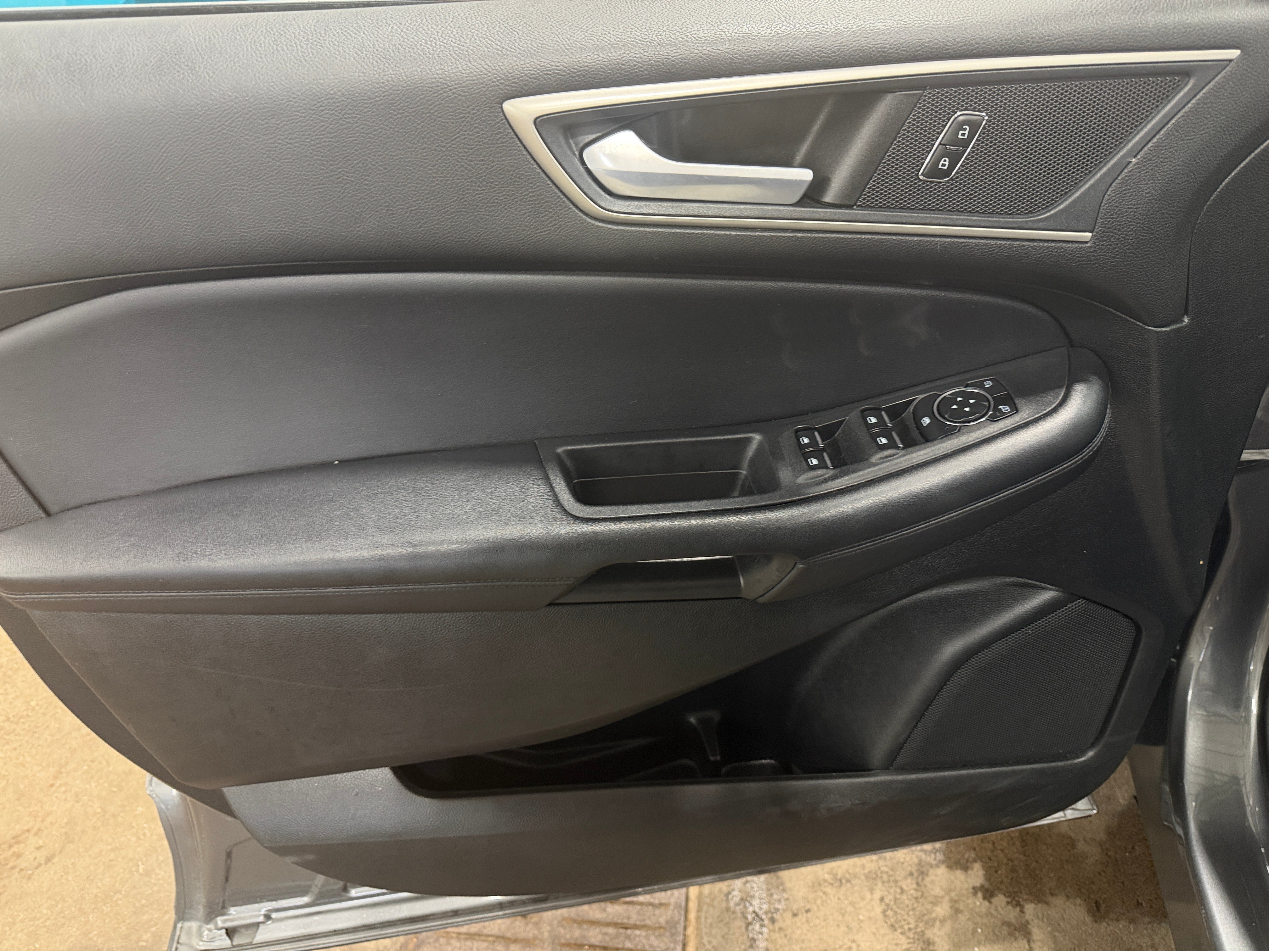 2023 Ford Edge